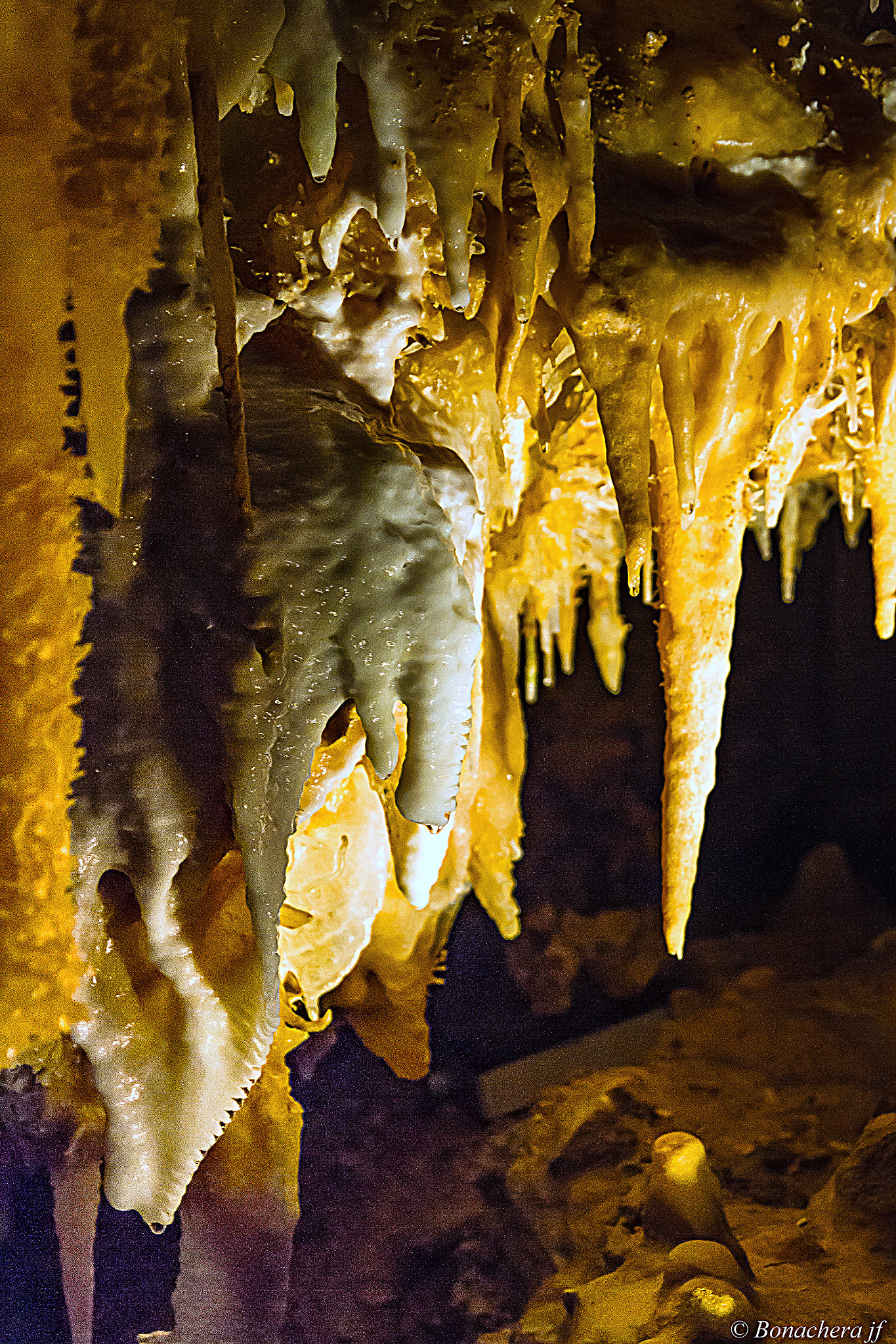 Sigma 17-70mm F2.8-4 DC Macro OS HSM sample photo. L'éléphant de la grotte du grand roc photography