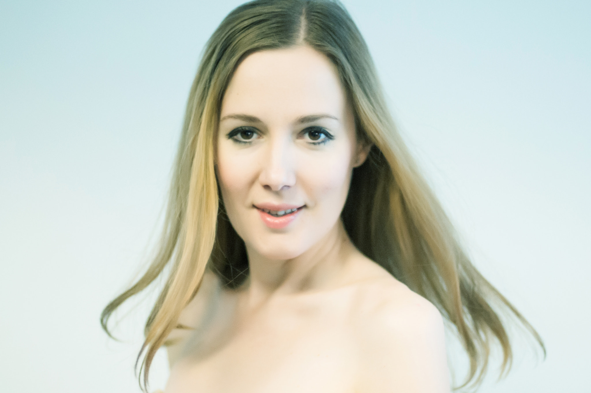 Nikon D300S + Nikon AF Nikkor 50mm F1.4D sample photo. Headshot of an actress photography