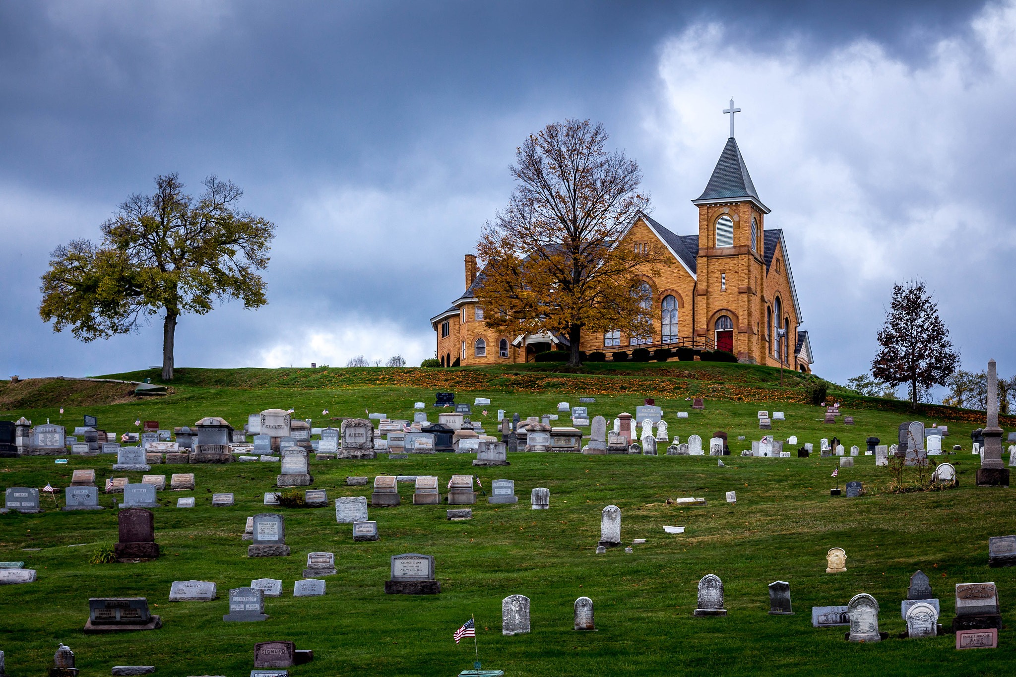 Canon EOS 650D (EOS Rebel T4i / EOS Kiss X6i) sample photo. Haunted church photography