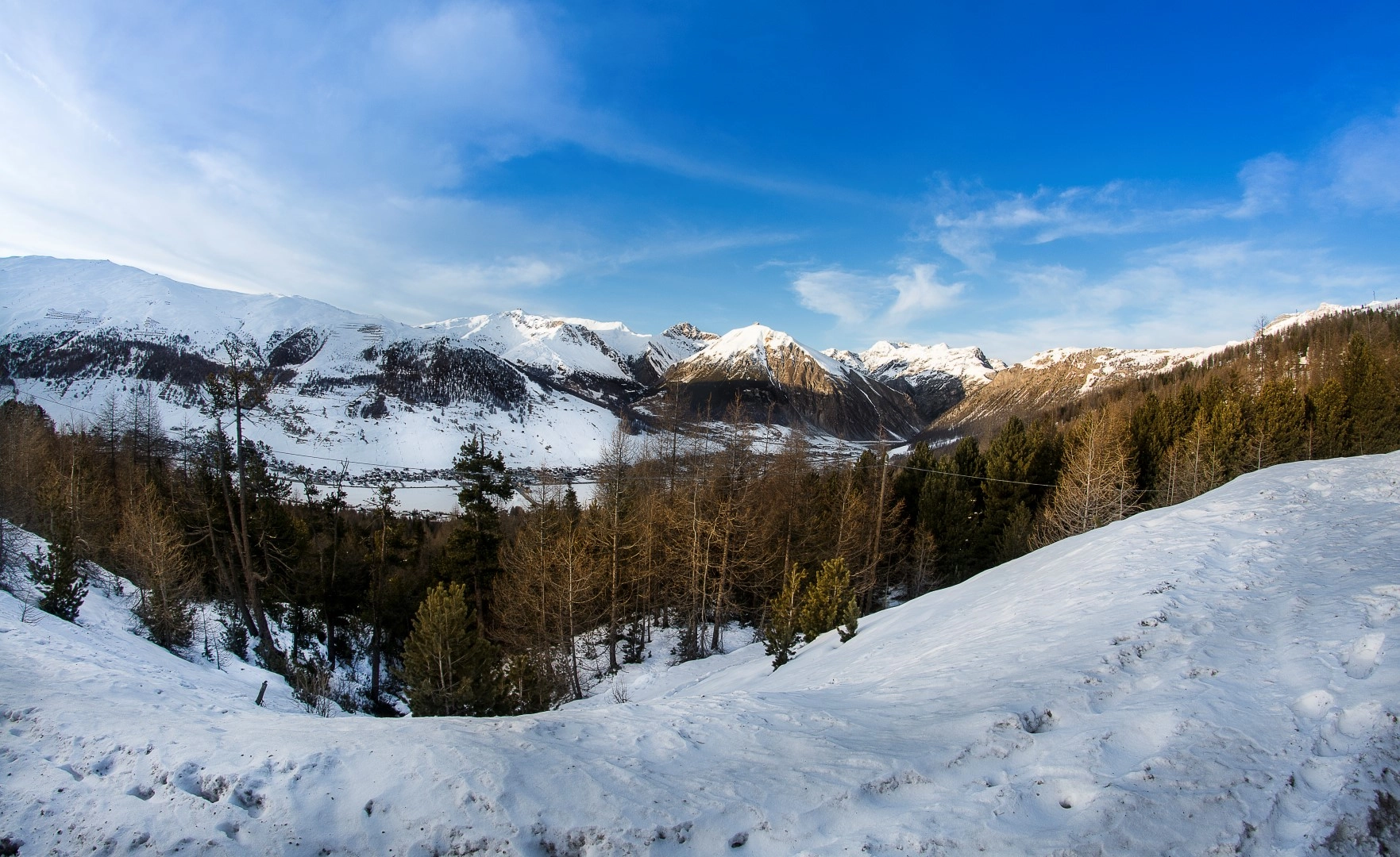 Samyang 8mm F3.5 Aspherical IF MC Fisheye sample photo. Livigno photography