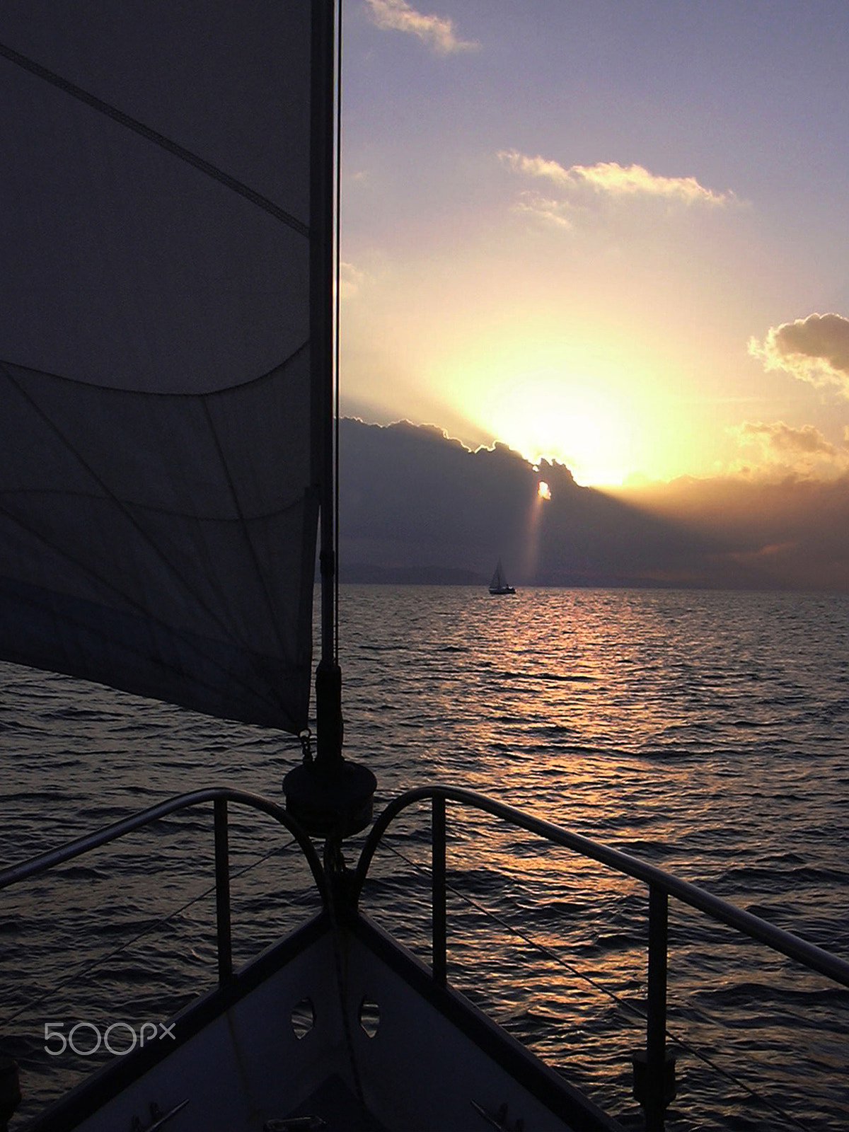 Nikon E2000 sample photo. Proa al atardecer photography
