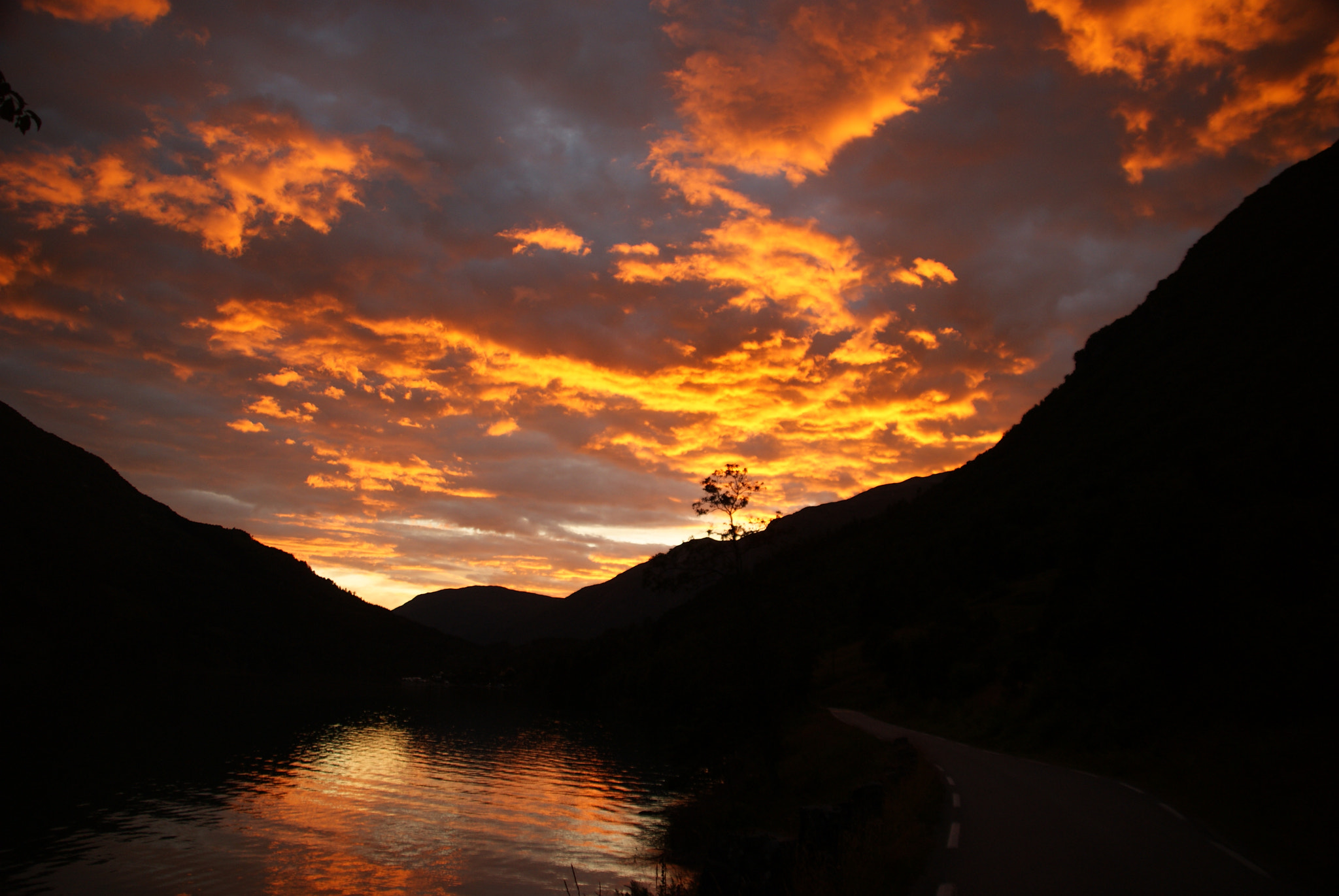 Sony Alpha DSLR-A330 sample photo. Burning sky photography