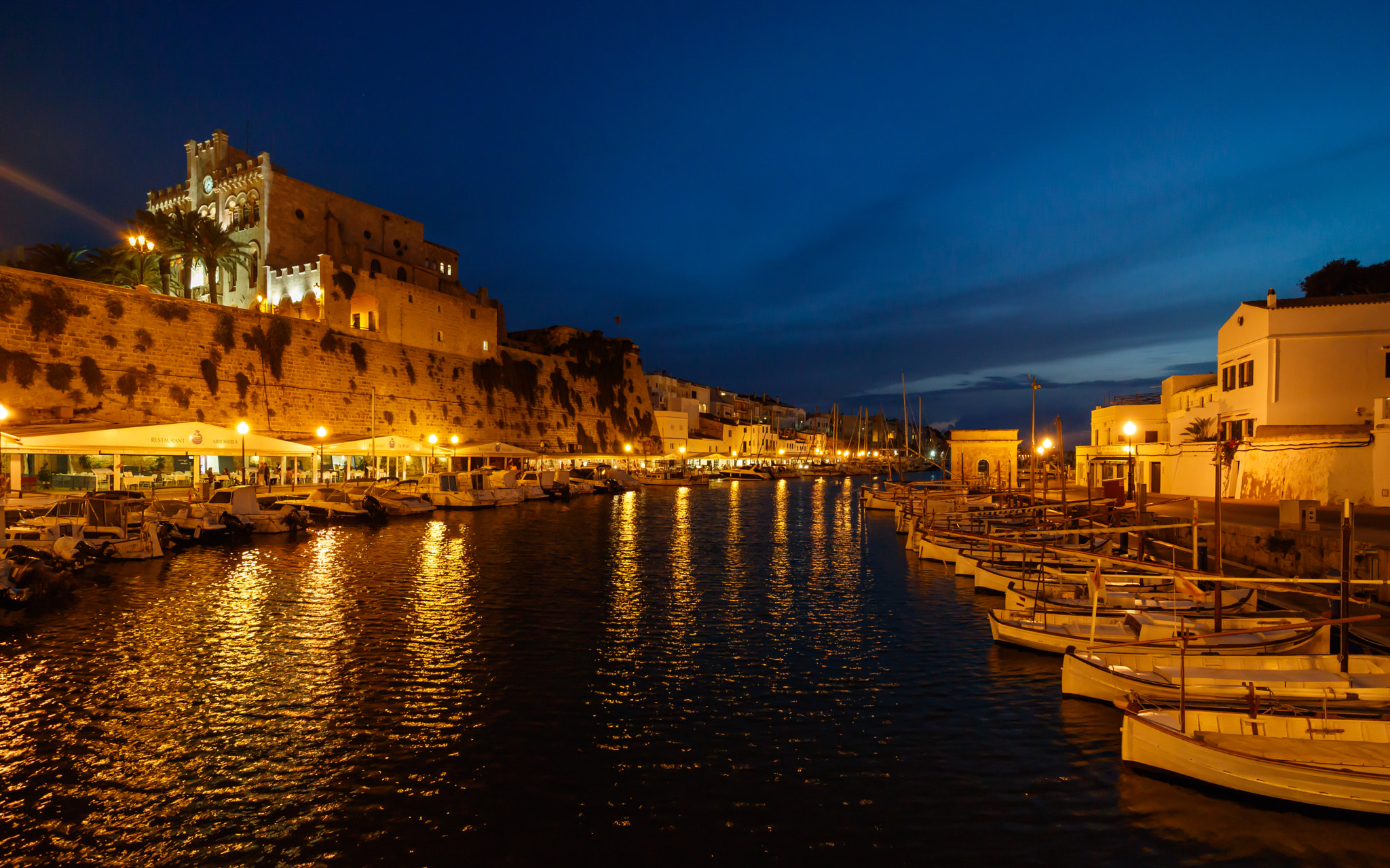 Canon EF-M 11-22mm F4-5.6 IS STM sample photo. Evening in cuitadella photography