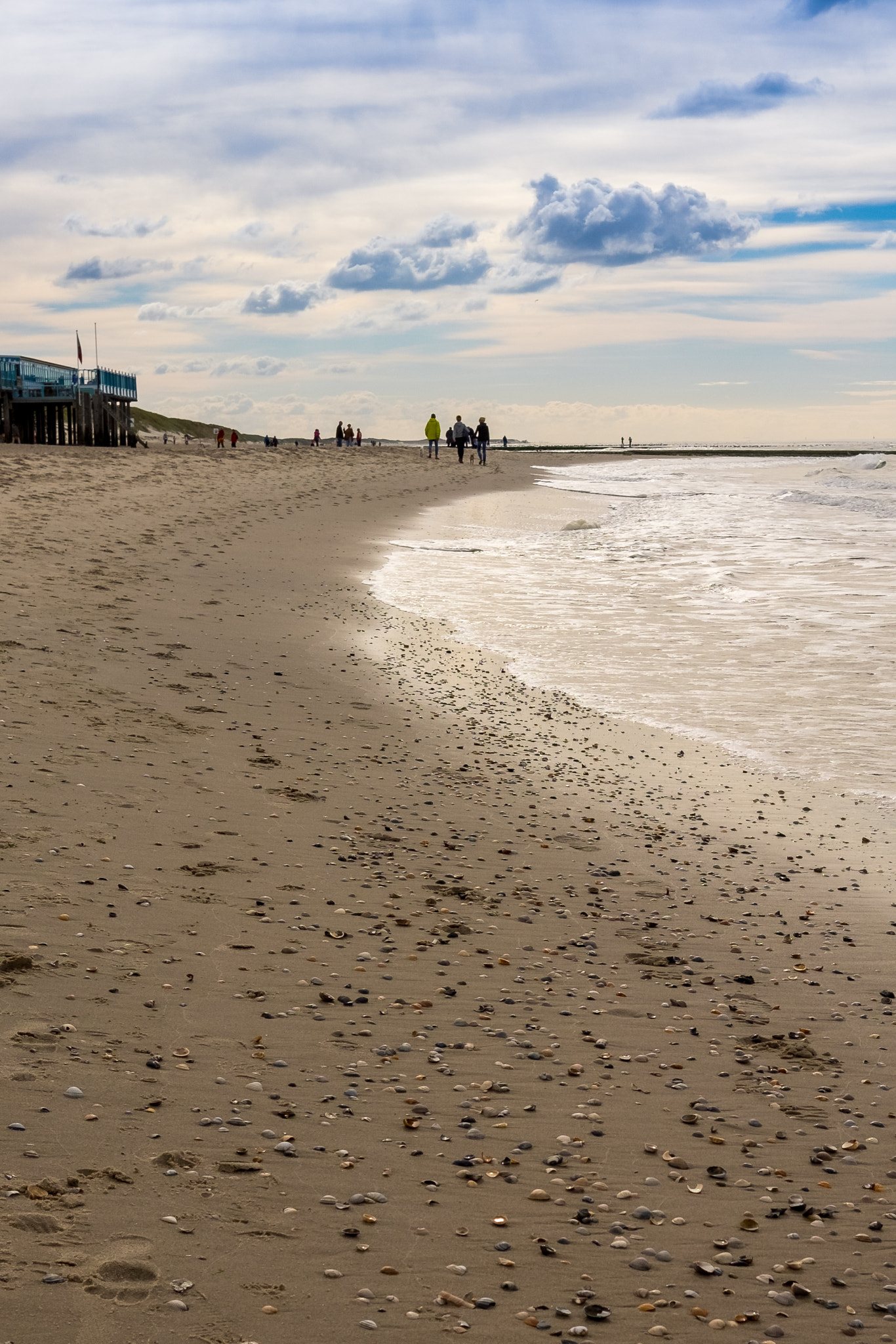Fujifilm X-E2 + Fujifilm XF 27mm F2.8 sample photo. Herbsttag am strand photography