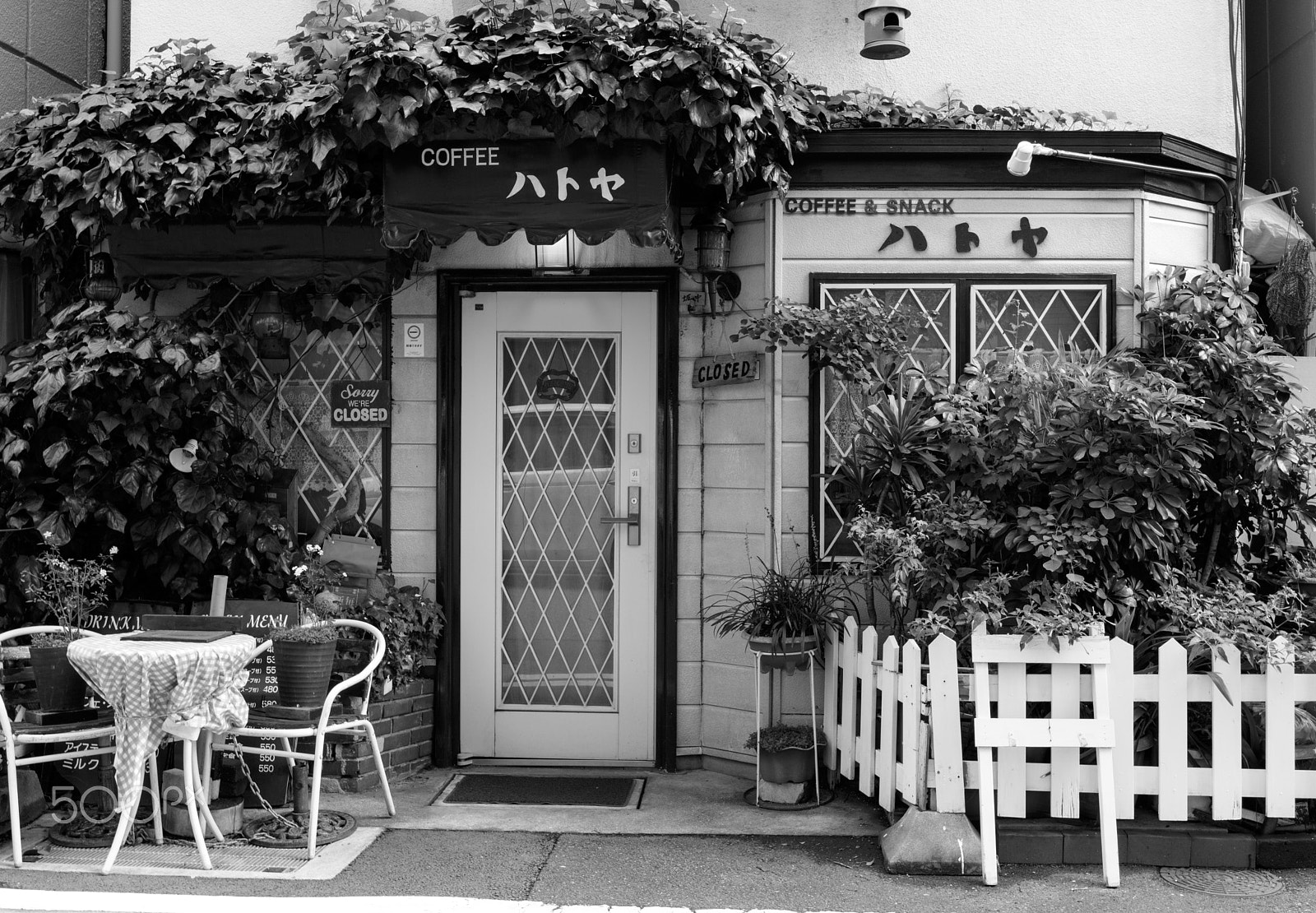 Canon EF-M 11-22mm F4-5.6 IS STM sample photo. Otsunaka retro modern street photography