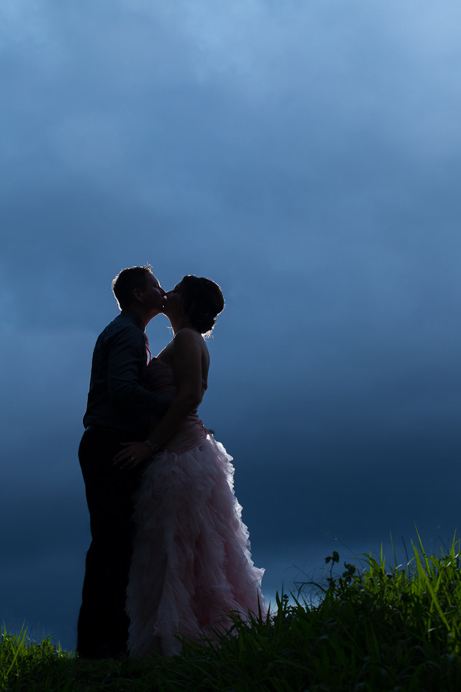 Canon EOS-1D Mark IV sample photo. Silhouette couple photography