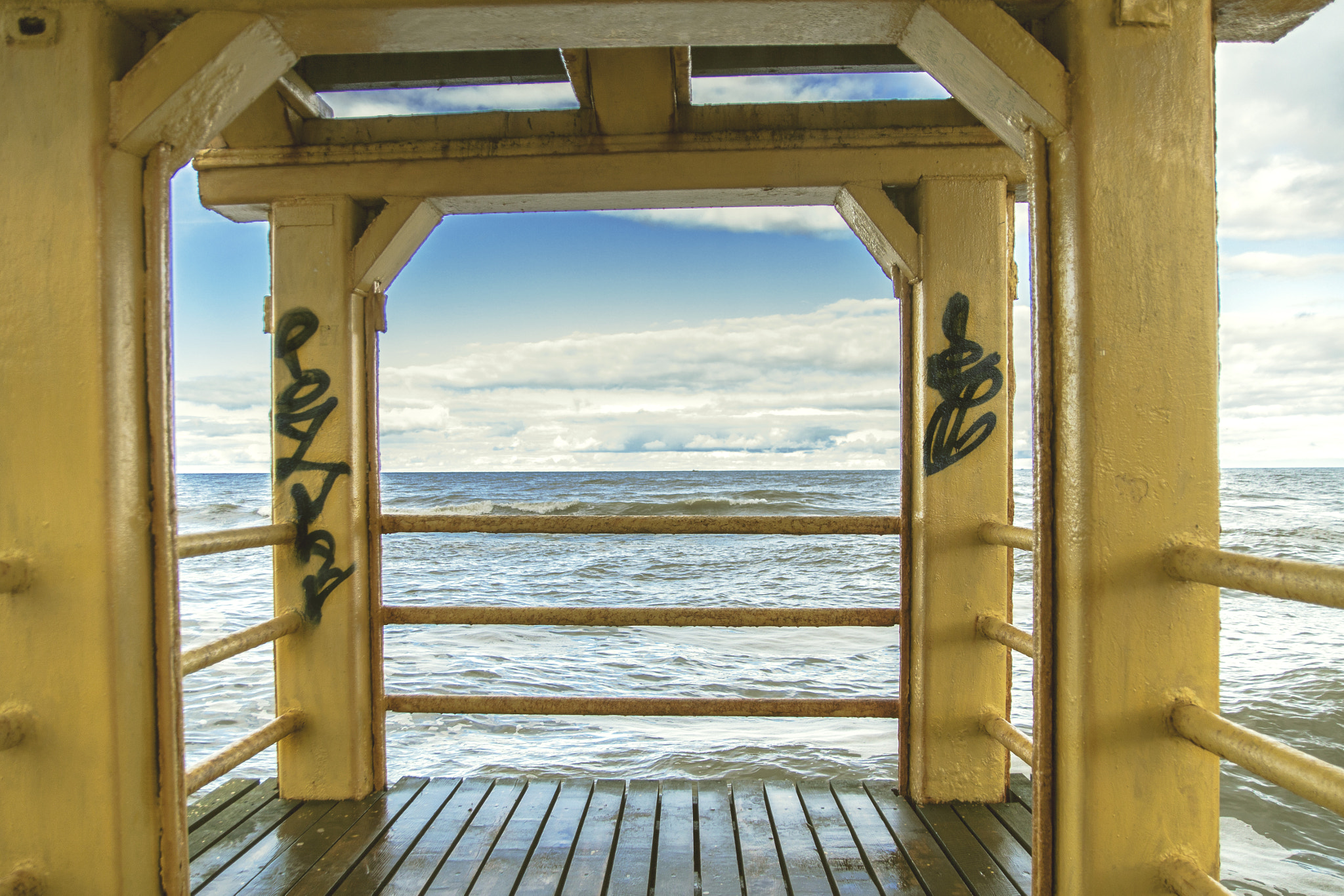 Canon EF-S 17-55mm F2.8 IS USM sample photo. Enter to sea photography