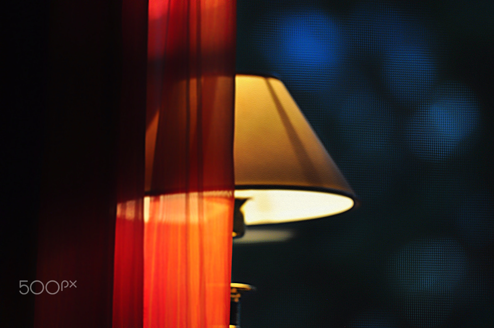 Sigma 150mm F2.8 EX DG OS Macro HSM sample photo. Warm versus cold photography