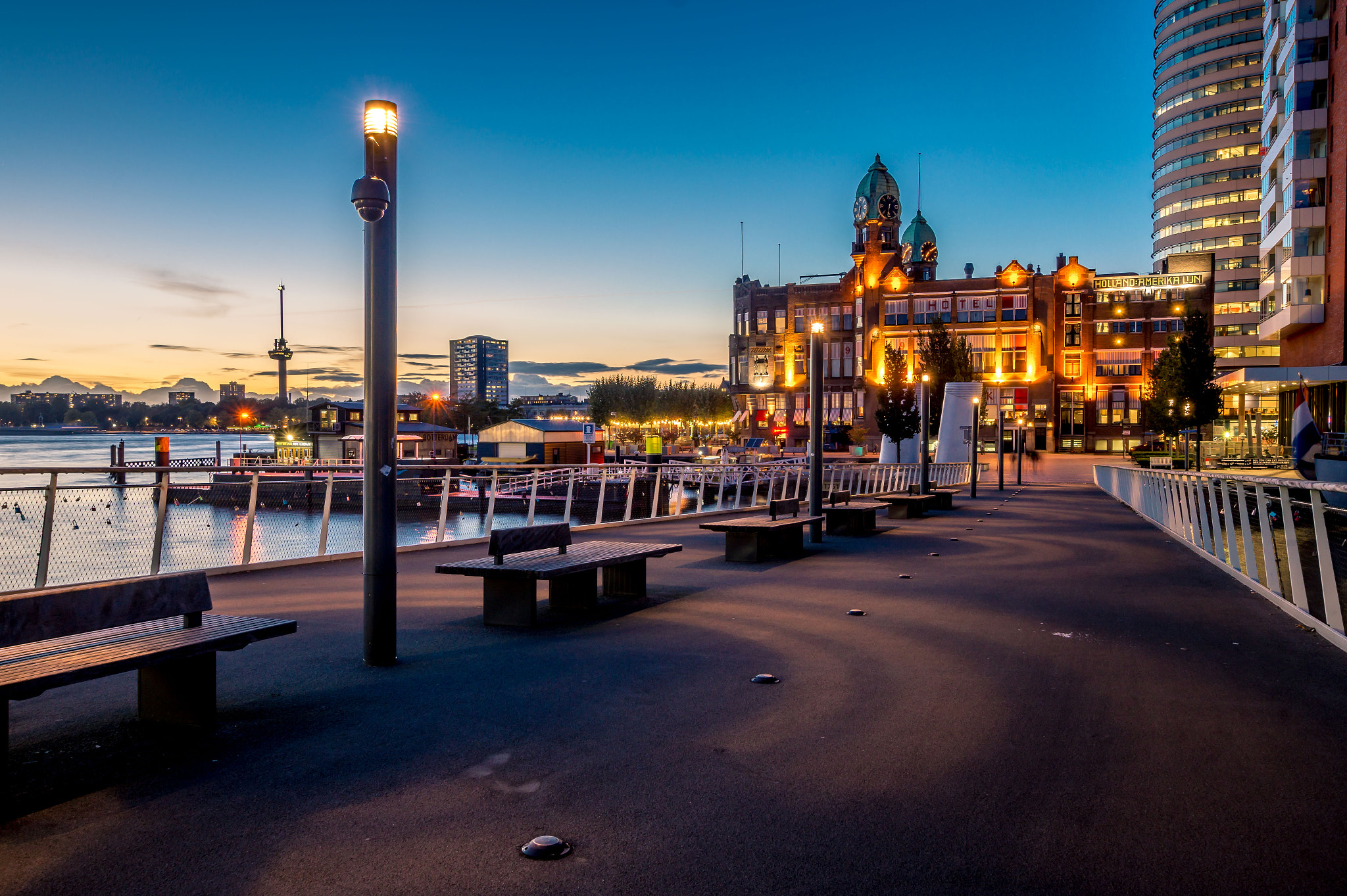 Sony SLT-A58 + 10-20mm F3.5 sample photo. Sunset in rotterdam photography