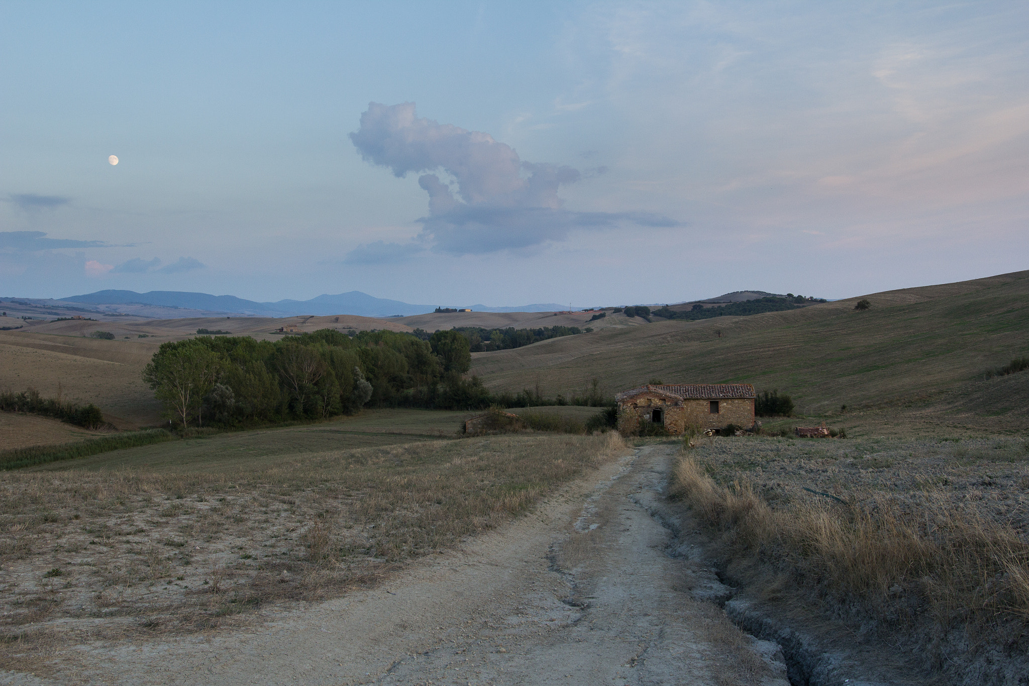 Sigma 18-35mm f/1.8 DC HSM sample photo. Sulla strada del gladiatore photography