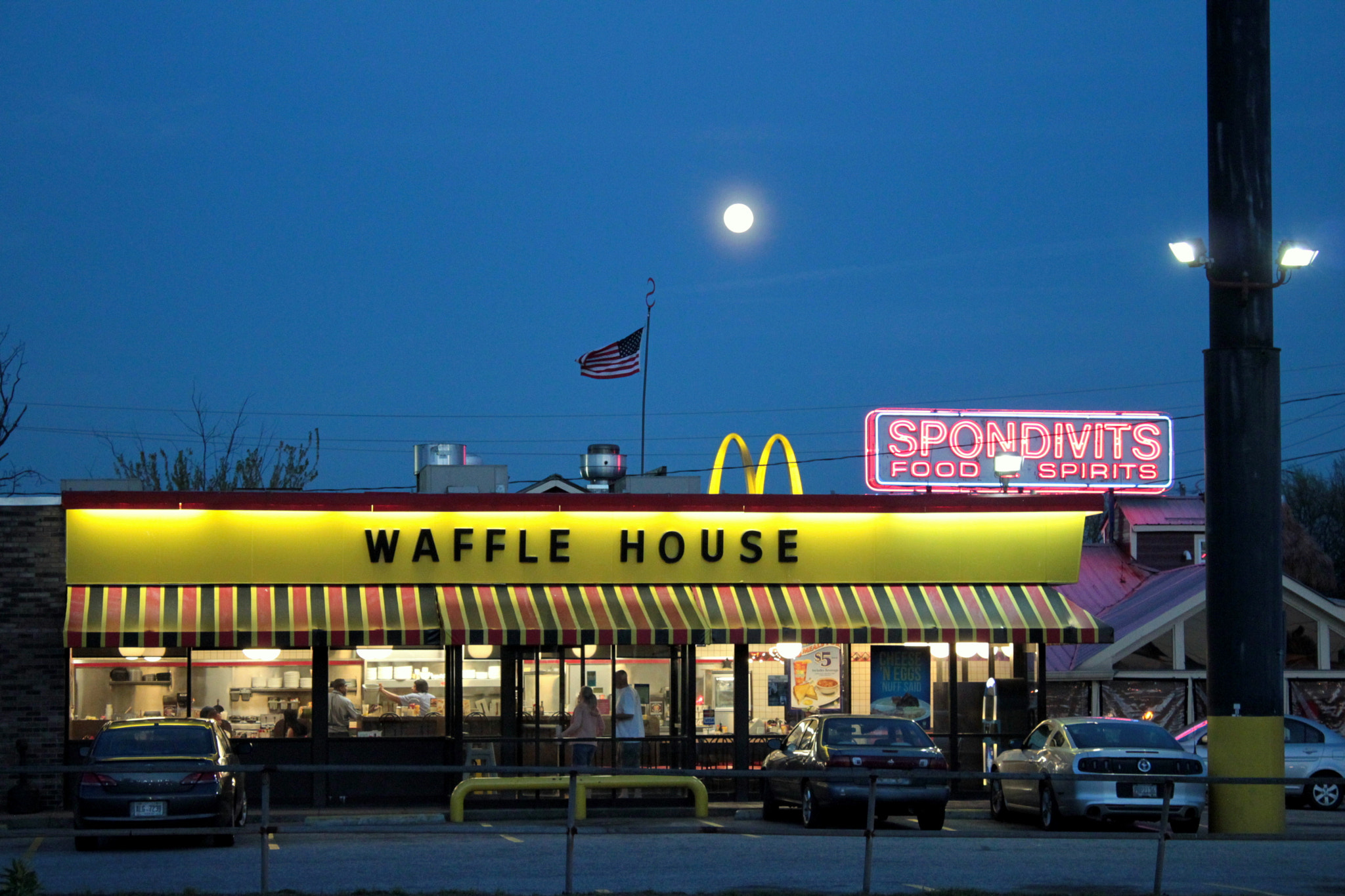 Canon EOS 500D (EOS Rebel T1i / EOS Kiss X3) sample photo. Atlanta waffle house photography