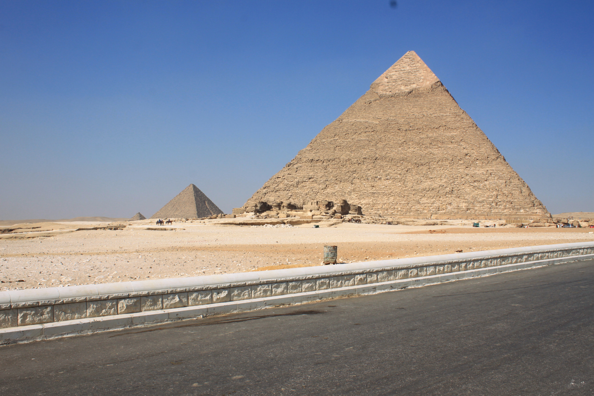 Canon EOS 500D (EOS Rebel T1i / EOS Kiss X3) sample photo. Pyramids of giza photography