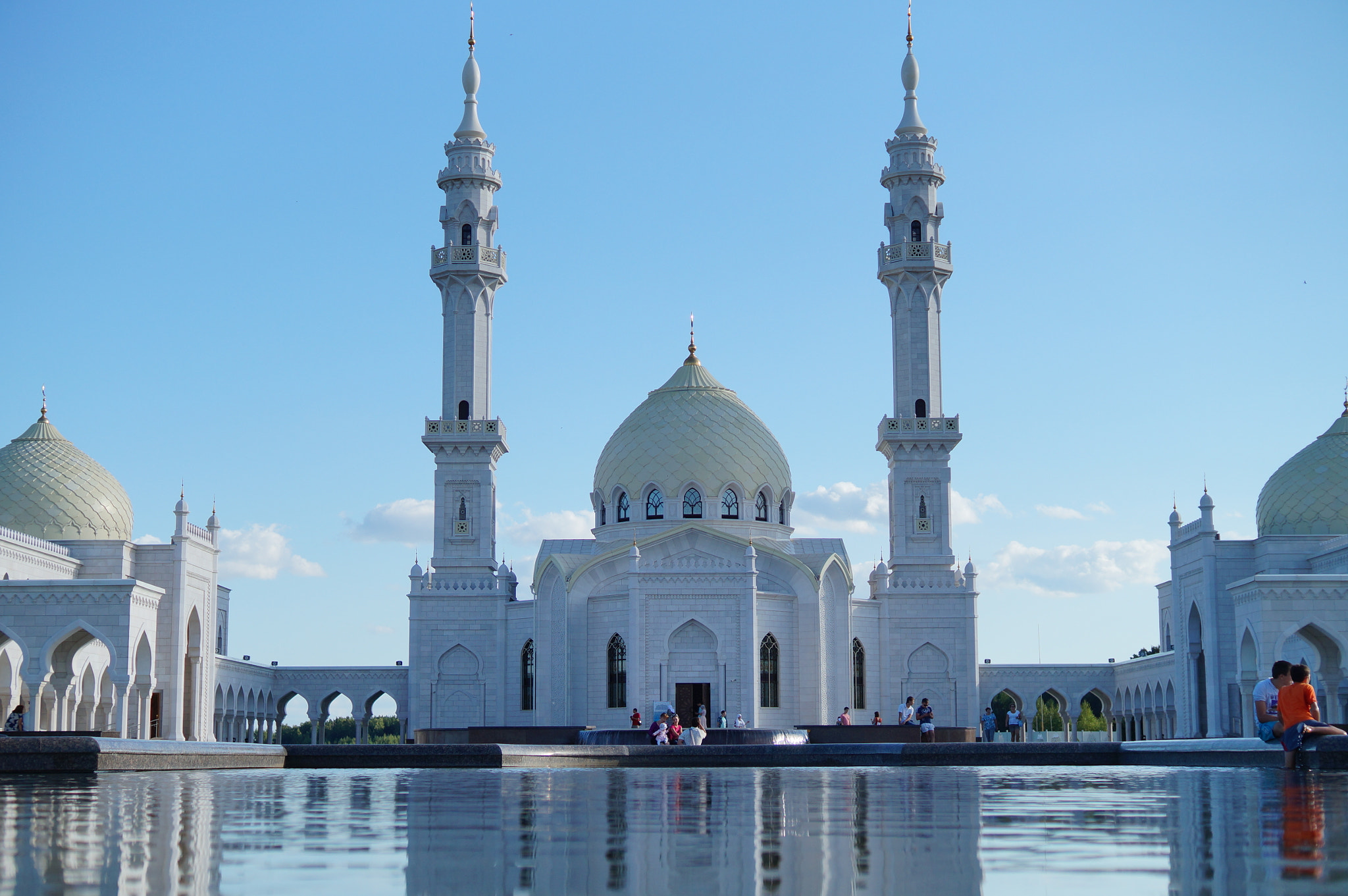 Sony SLT-A37 + Sony DT 35mm F1.8 SAM sample photo. The white mosque photography
