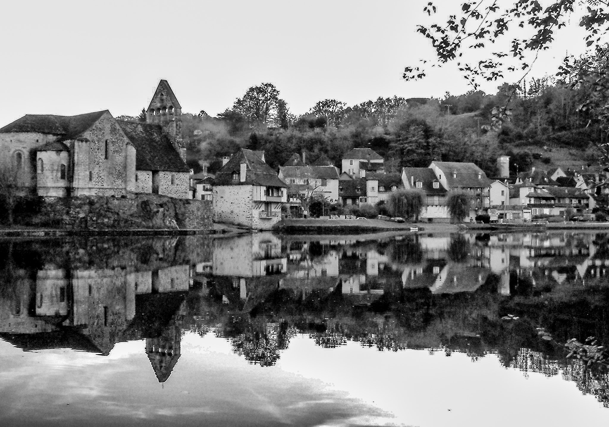 Fujifilm FinePix S602 ZOOM sample photo. Beaulieu sur dordogne photography