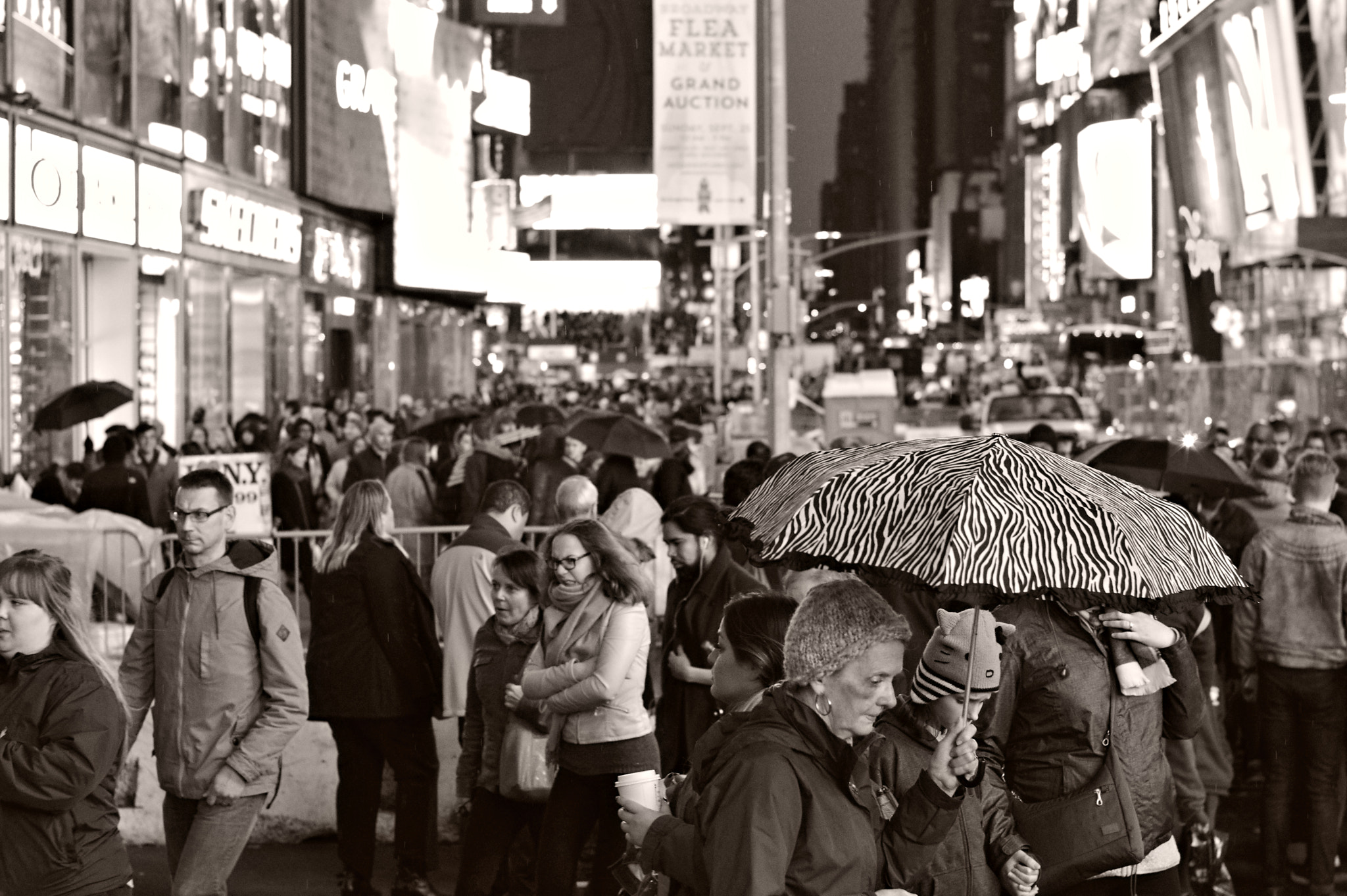 Pentax K-3 II sample photo. October 22 2016, times square photography
