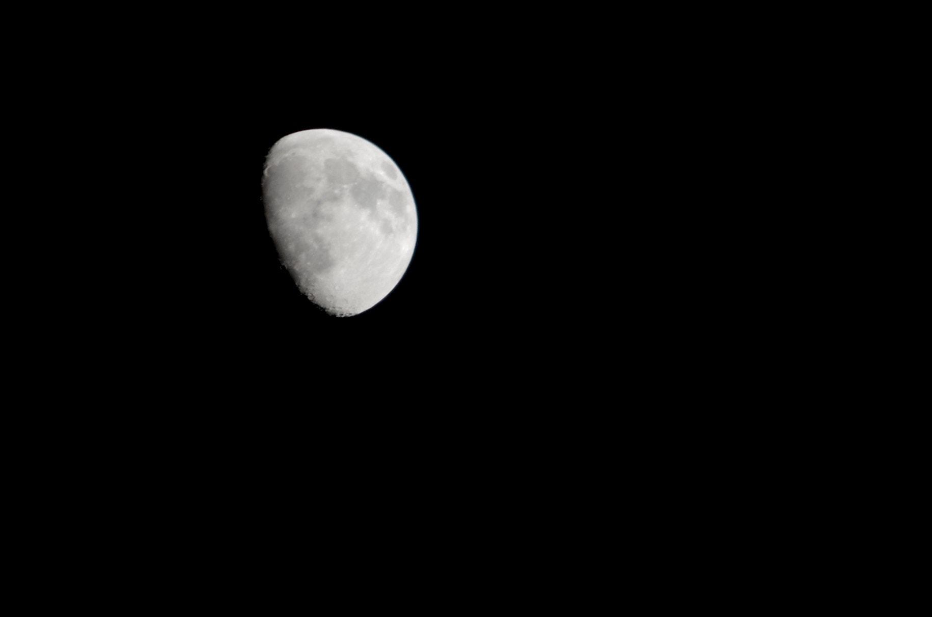 Pentax K-50 + Sigma 70-200mm F2.8 EX DG Macro HSM II sample photo. Moon over the isles of shoals photography