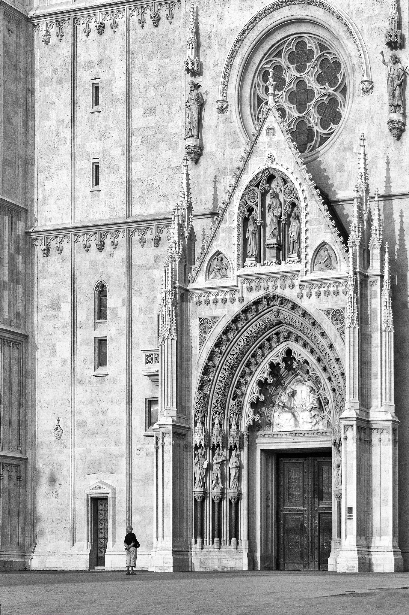 Tamron SP AF 17-50mm F2.8 XR Di II LD Aspherical (IF) sample photo. Zagreb cathedral photography