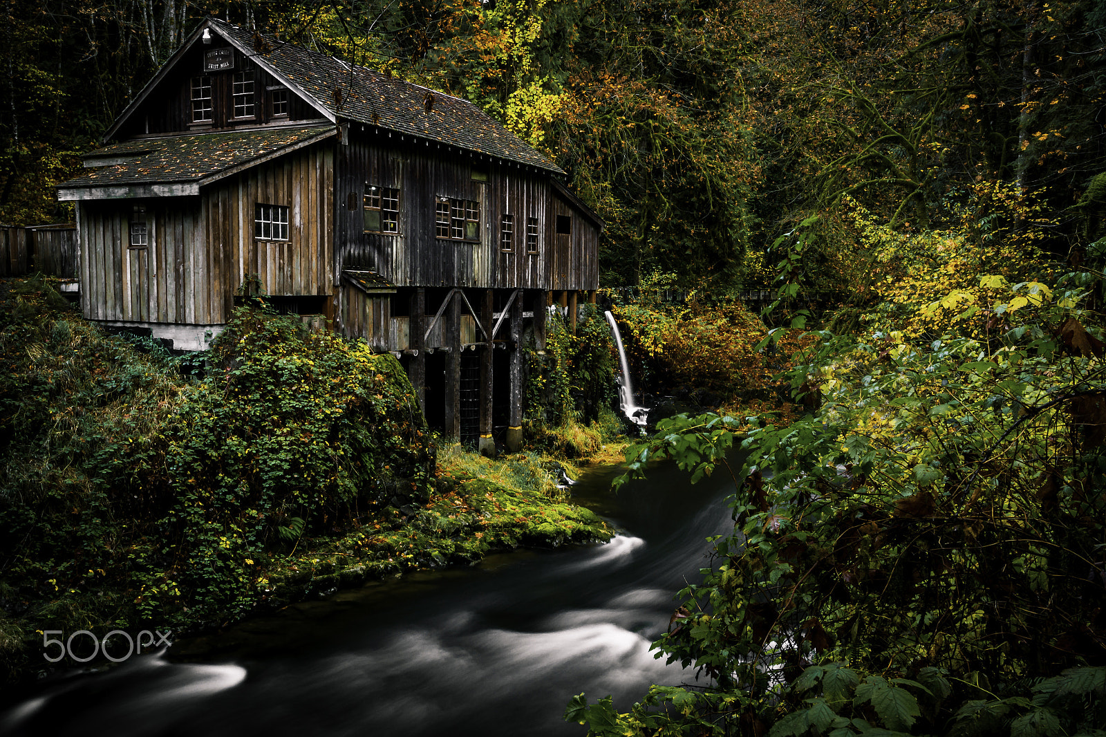 Canon EF-S 10-22mm F3.5-4.5 USM sample photo. The old flour mill photography