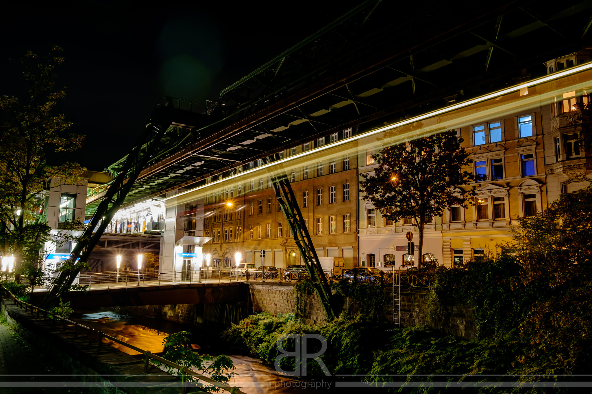 Fujifilm X-M1 + Fujifilm XF 10-24mm F4 R OIS sample photo. Wuppertal suspension railway at night photography