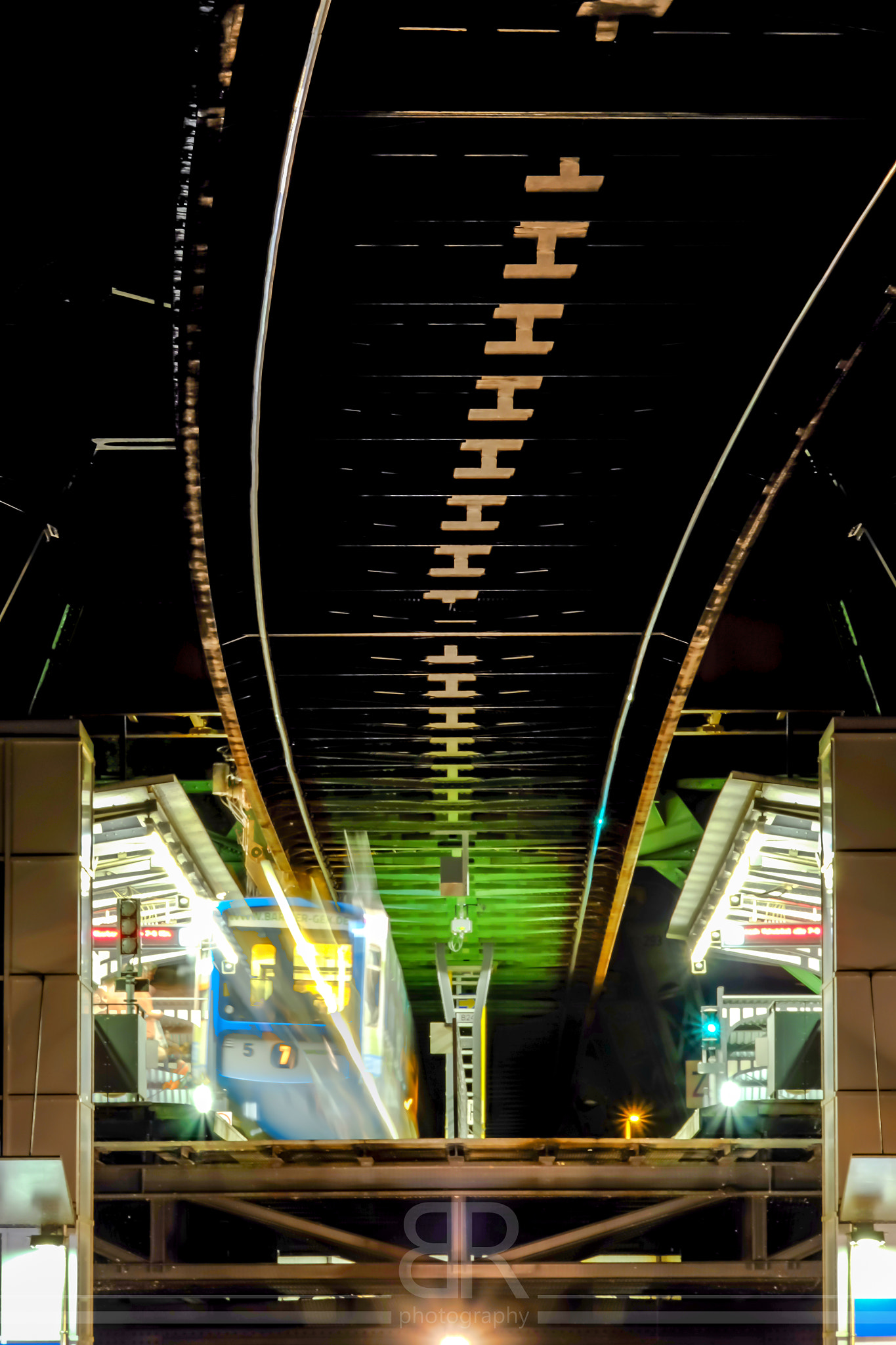 Fujifilm X-M1 + Fujifilm XC 50-230mm F4.5-6.7 OIS sample photo. Wuppertal suspension railway at night photography