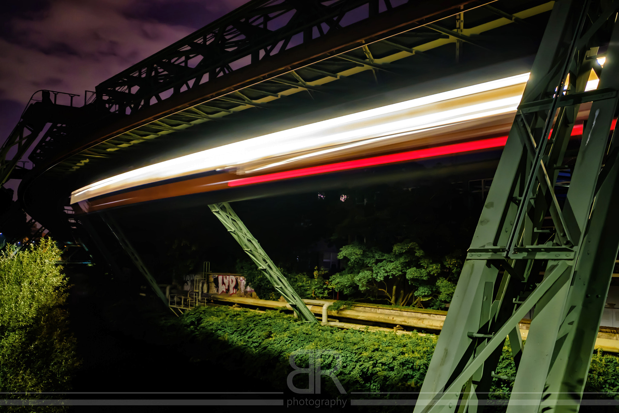 Fujifilm X-M1 + Fujifilm XF 10-24mm F4 R OIS sample photo. Wuppertal suspension railway at night photography