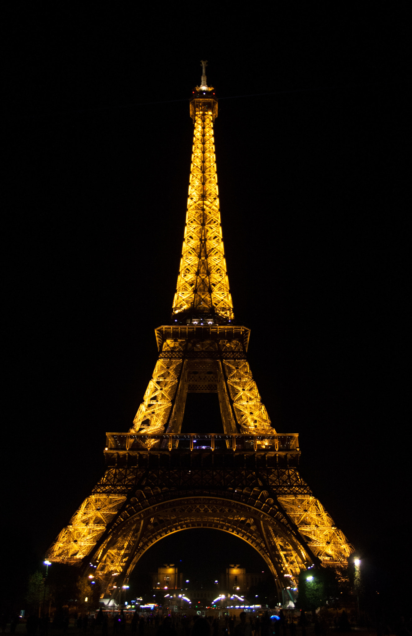 Canon EOS 1000D (EOS Digital Rebel XS / EOS Kiss F) sample photo. Eiffel tower photography