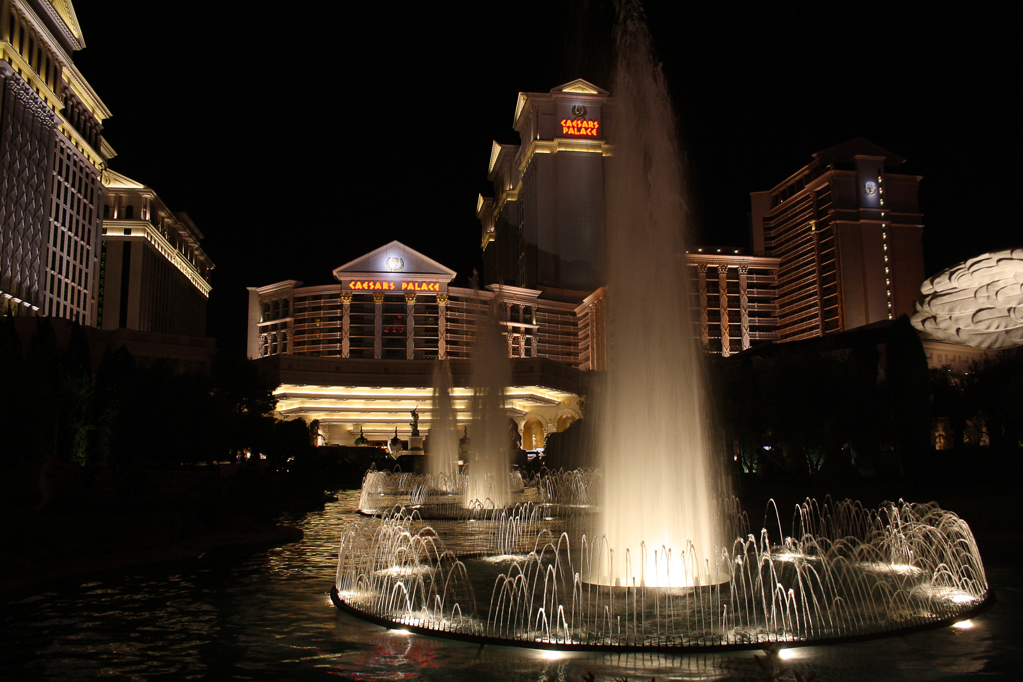 Canon EOS 1000D (EOS Digital Rebel XS / EOS Kiss F) sample photo. Ceasar's palace las vegas photography