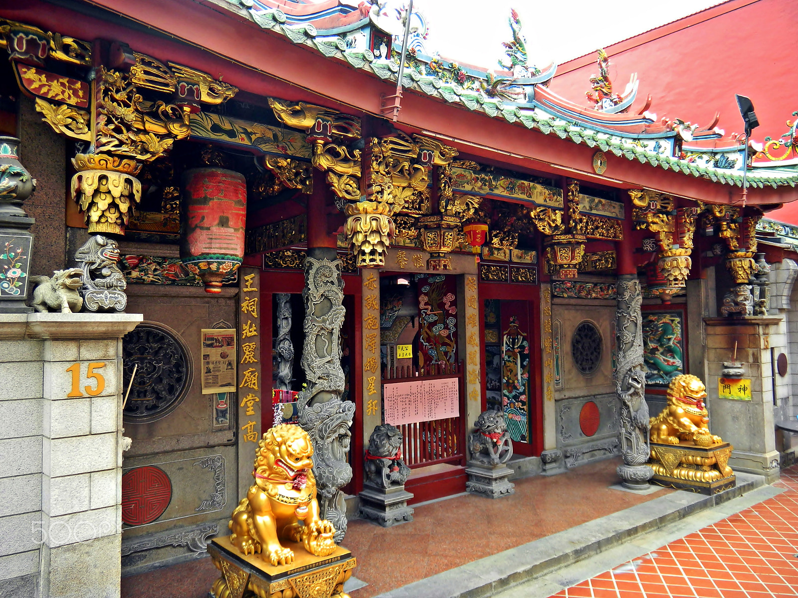 Nikon Coolpix S1200pj sample photo. A chinese temple in singapore photography