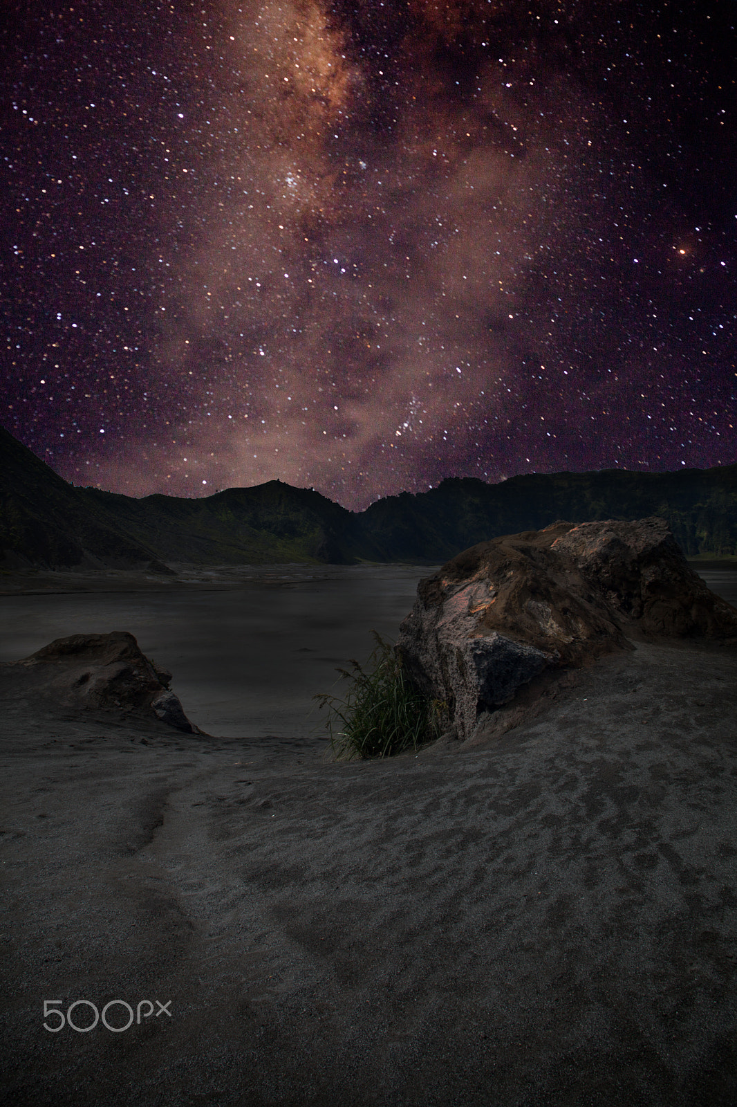 Canon EF 20-35mm F3.5-4.5 USM sample photo. Milky way at bromo photography