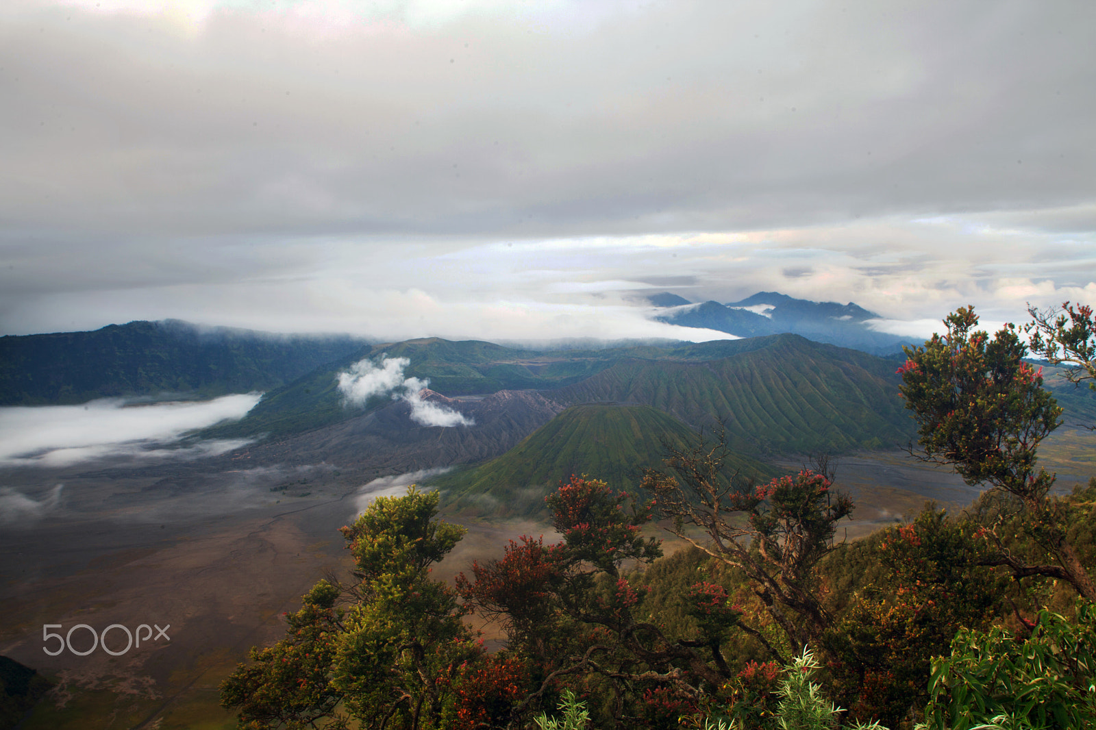 Canon EF 20-35mm F3.5-4.5 USM sample photo. Sunrise at bromo photography