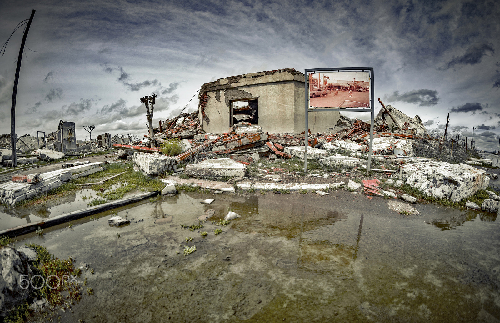 Nikon D800E + Samyang 12mm F2.8 ED AS NCS Fisheye sample photo. Ruinas de villa epecuén / village epecuén ruins photography