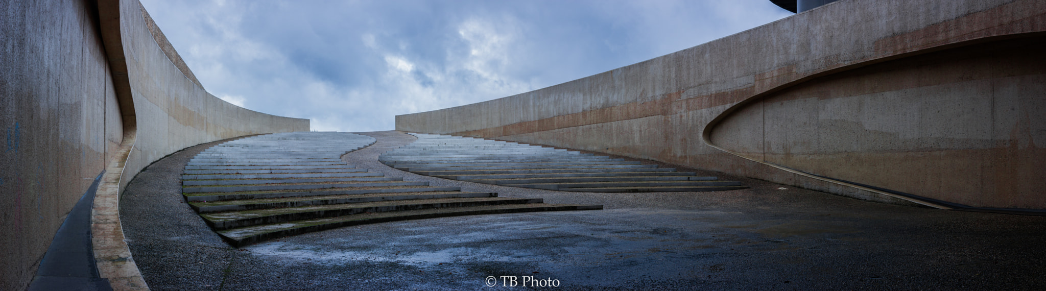 Canon EOS 550D (EOS Rebel T2i / EOS Kiss X4) + Canon EF 28mm F2.8 sample photo. Stairs to heaven... photography