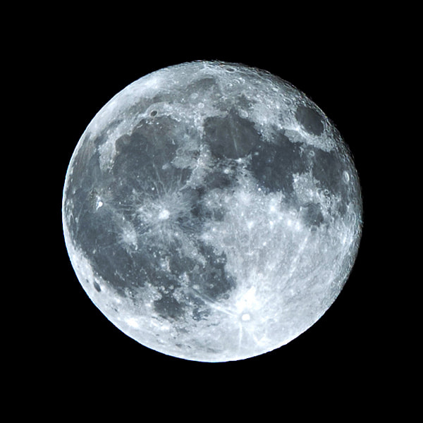 Pentax D FA* 70-200mm F2.8ED DC AW sample photo. Full moon photography