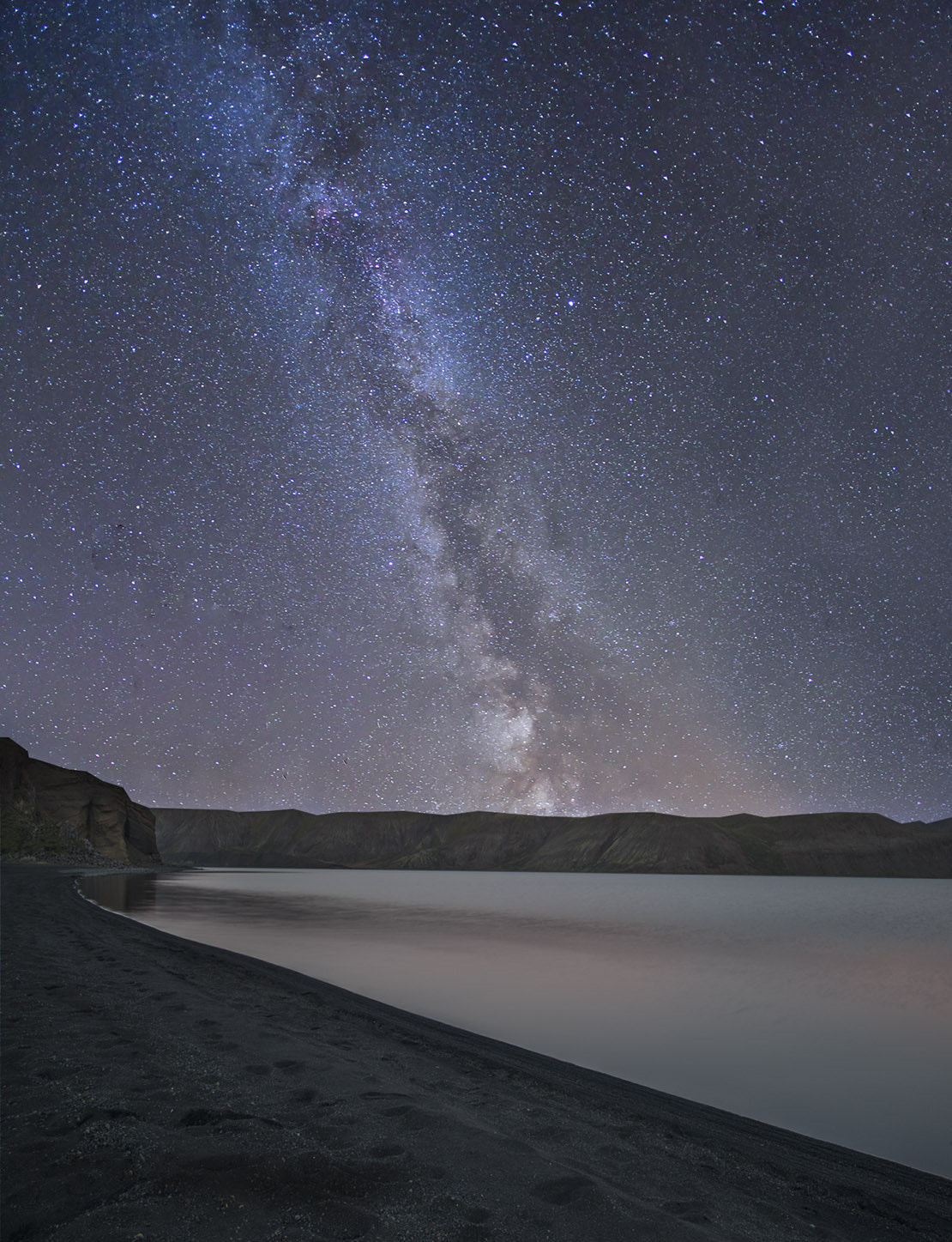 Canon EF 15mm F2.8 Fisheye sample photo. Milky way over iceland lakes photography