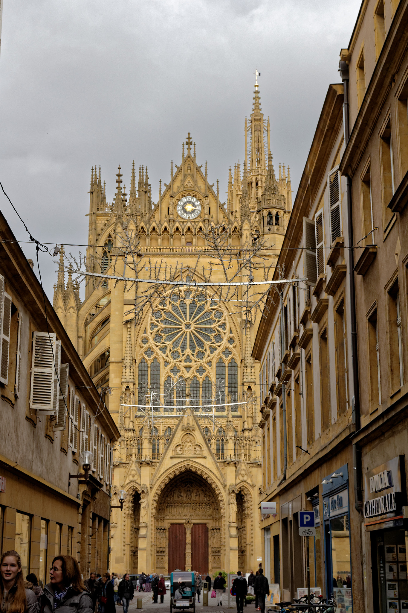 Sigma 17-70mm F2.8-4 DC Macro OS HSM sample photo. Metz, une vue de la cathédrale photography