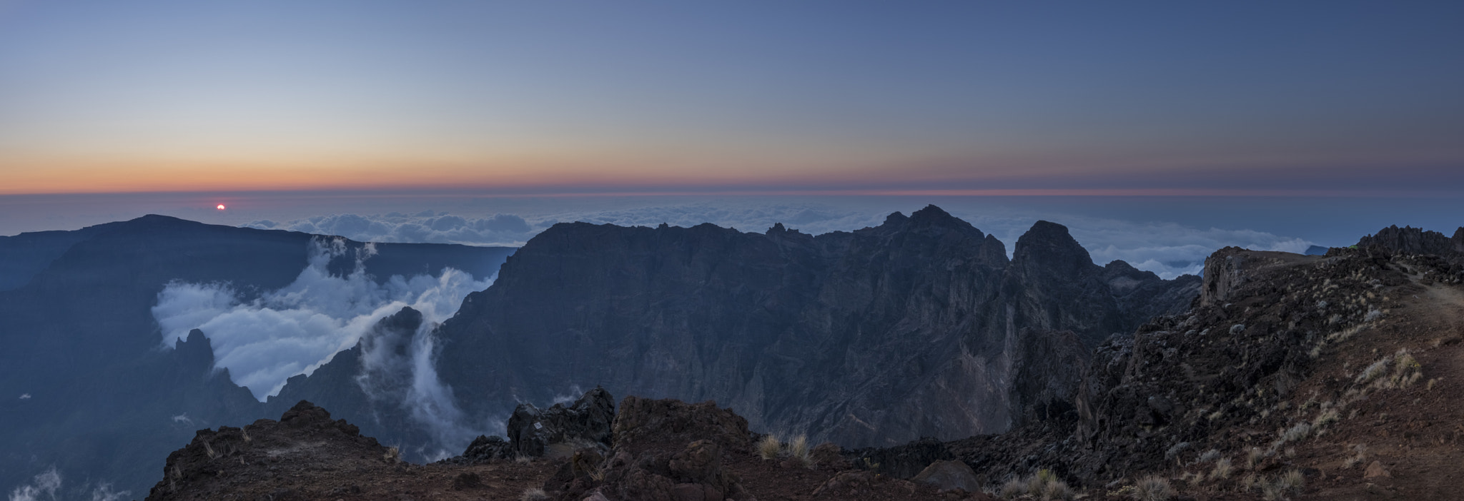 Canon EOS 750D (EOS Rebel T6i / EOS Kiss X8i) sample photo. Piton des neiges sunset photography