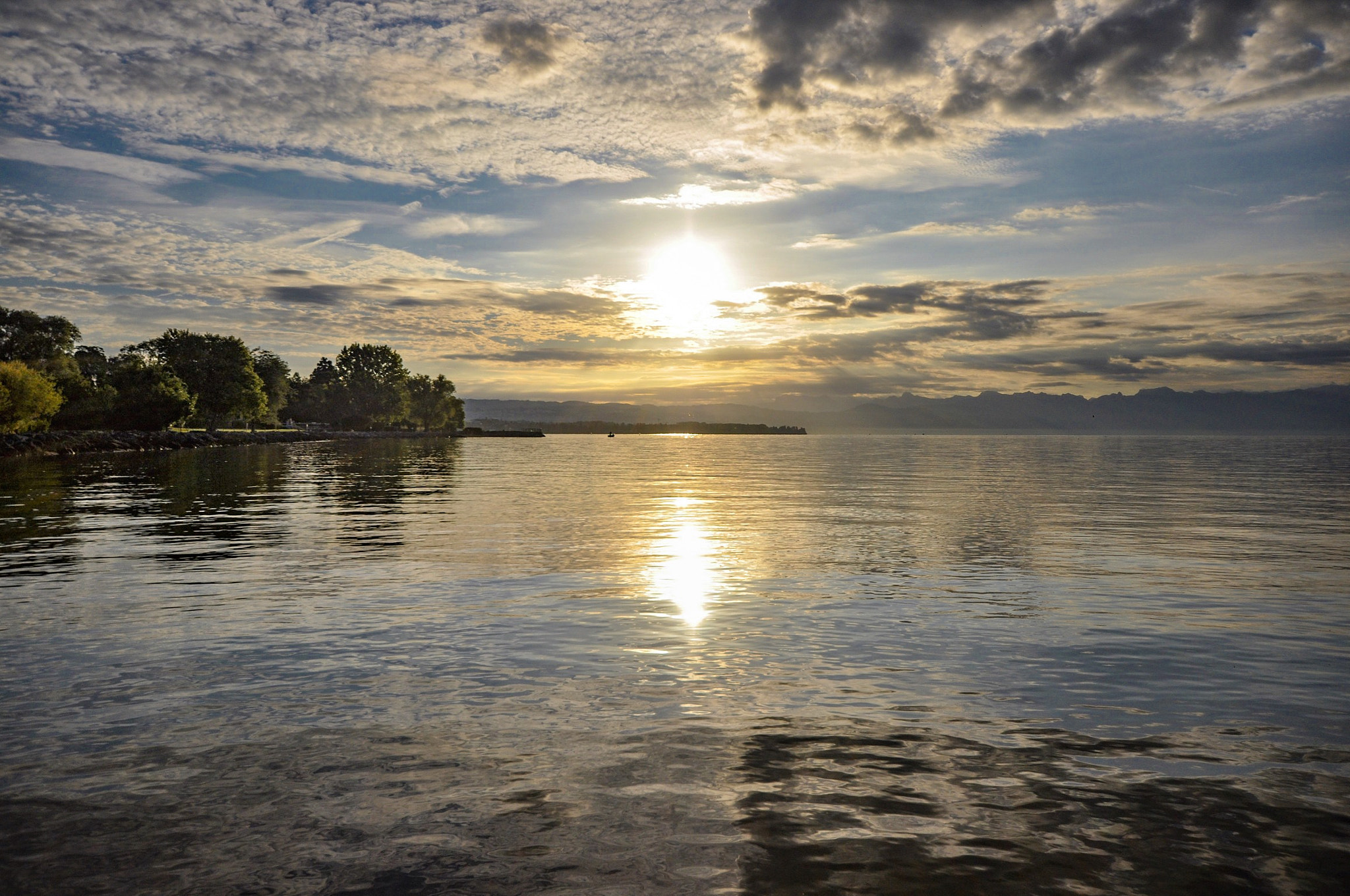 Sigma 10-20mm F4-5.6 EX DC HSM sample photo. Lac léman photography