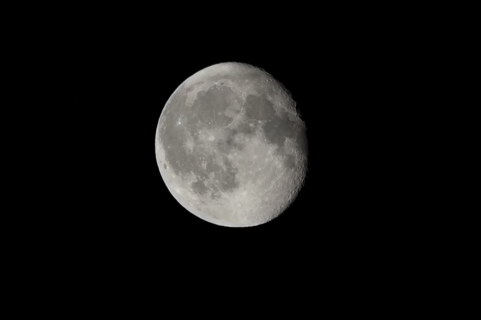 Tamron SP 35mm F1.8 Di VC USD sample photo. Full moon. photography