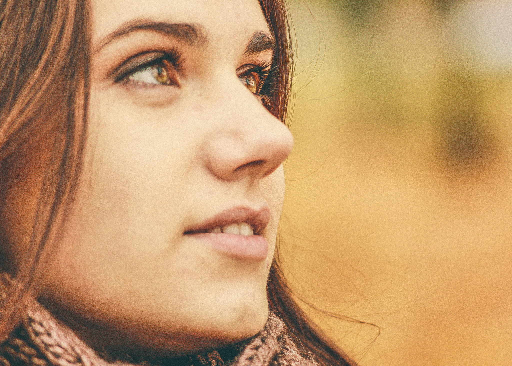 Canon EF 35-80mm f/4-5.6 sample photo. Autumn girl photography