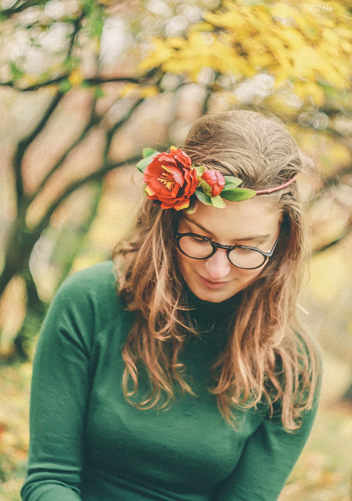 Canon EF 35-80mm f/4-5.6 sample photo. Autumn girl photography