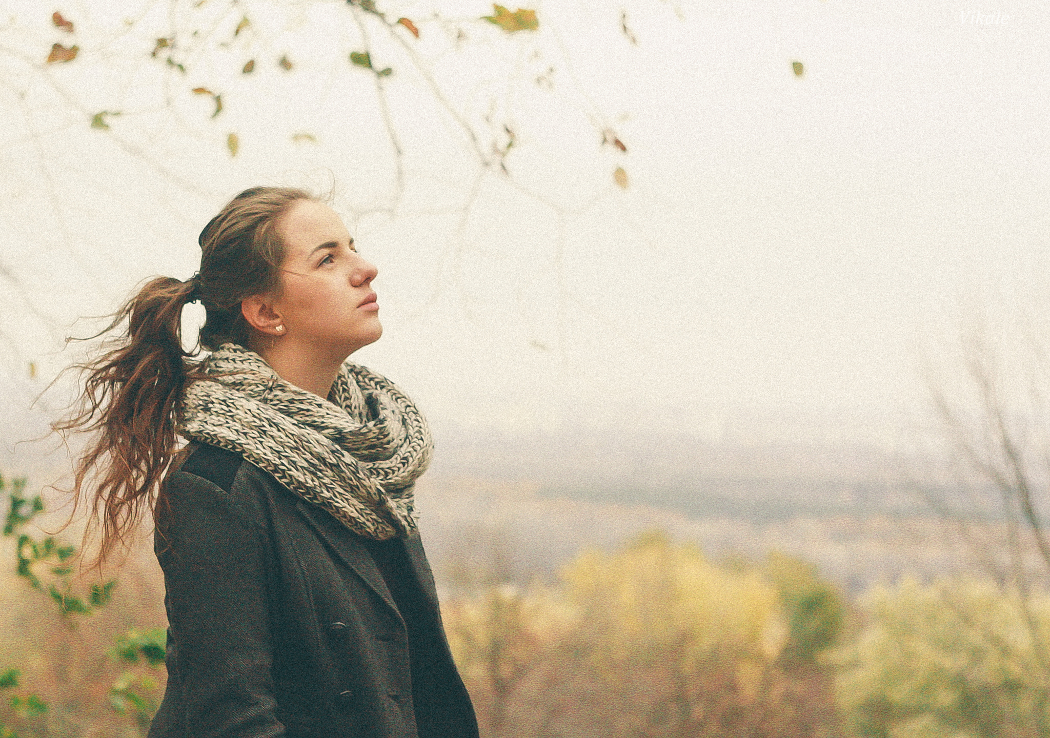 Canon EF 35-80mm f/4-5.6 sample photo. Autumn girl photography