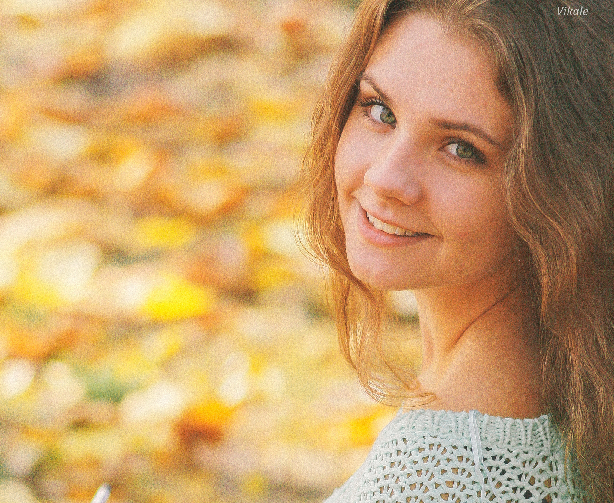Canon EF 35-80mm f/4-5.6 sample photo. Autumn girl photography