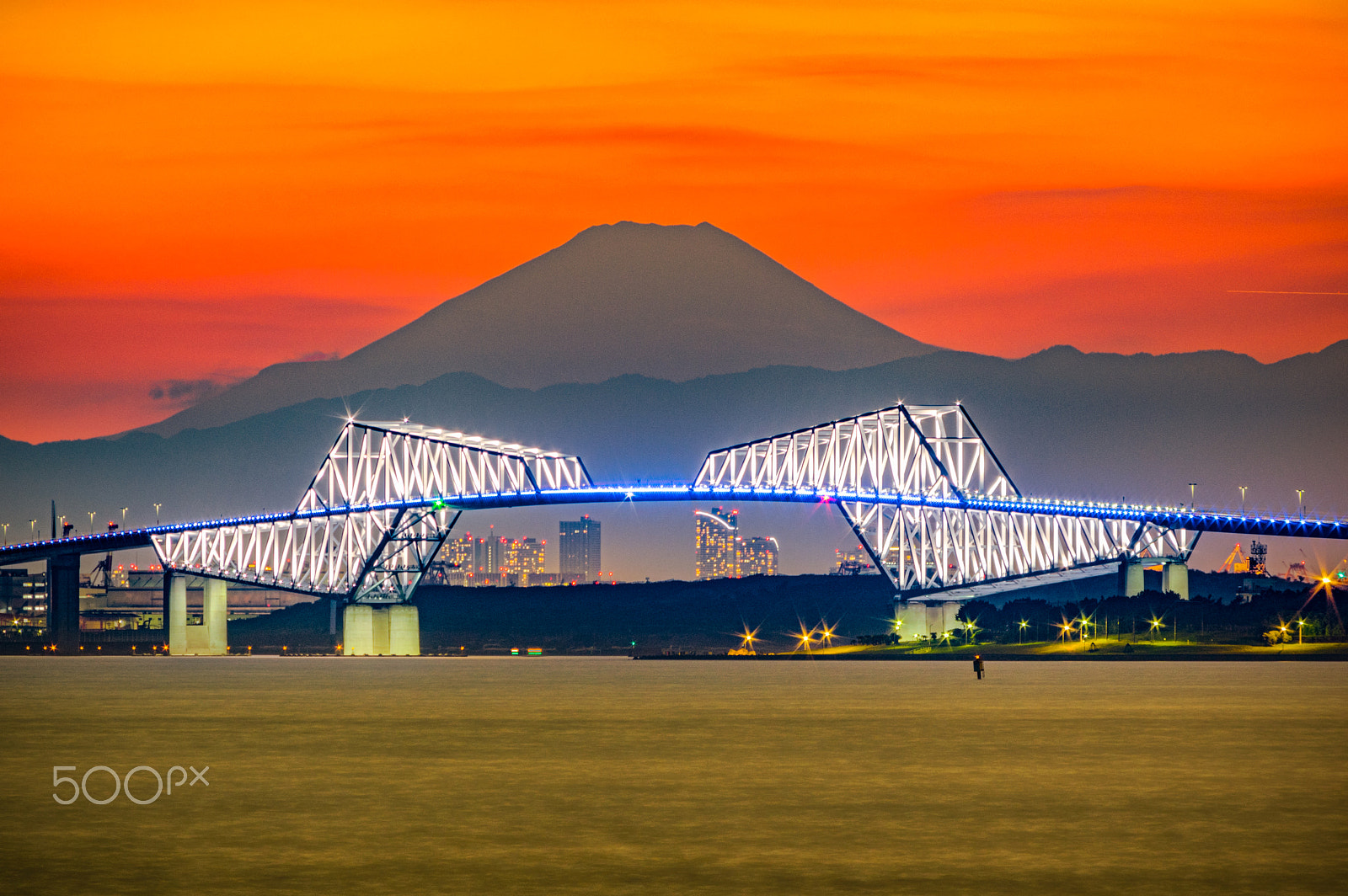 Pentax smc DA 50-200mm F4-5.6 ED WR sample photo. When the sky turns to orange, tokyo gate bridge wi photography