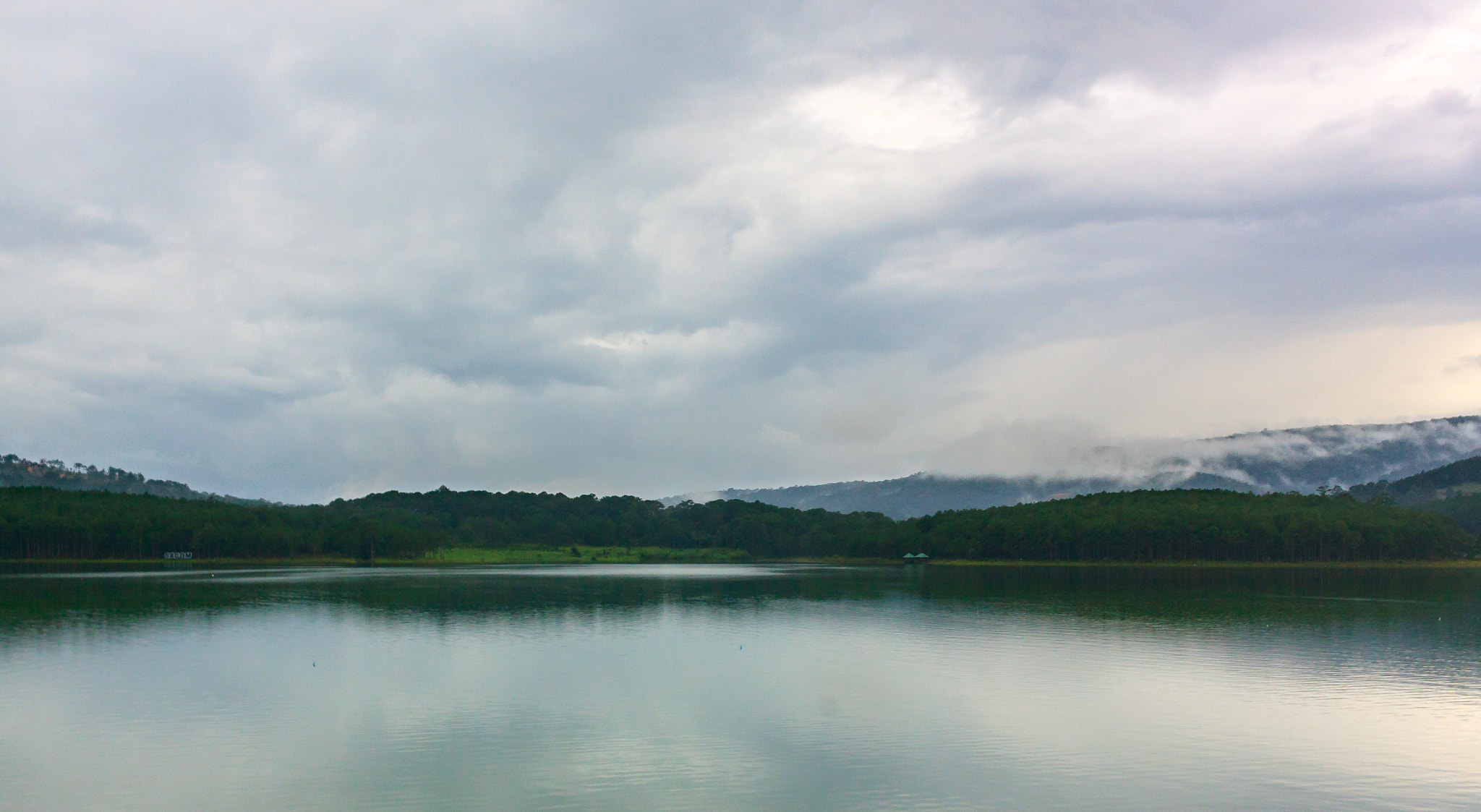 Canon EF-S 24mm F2.8 STM sample photo. Lake photography