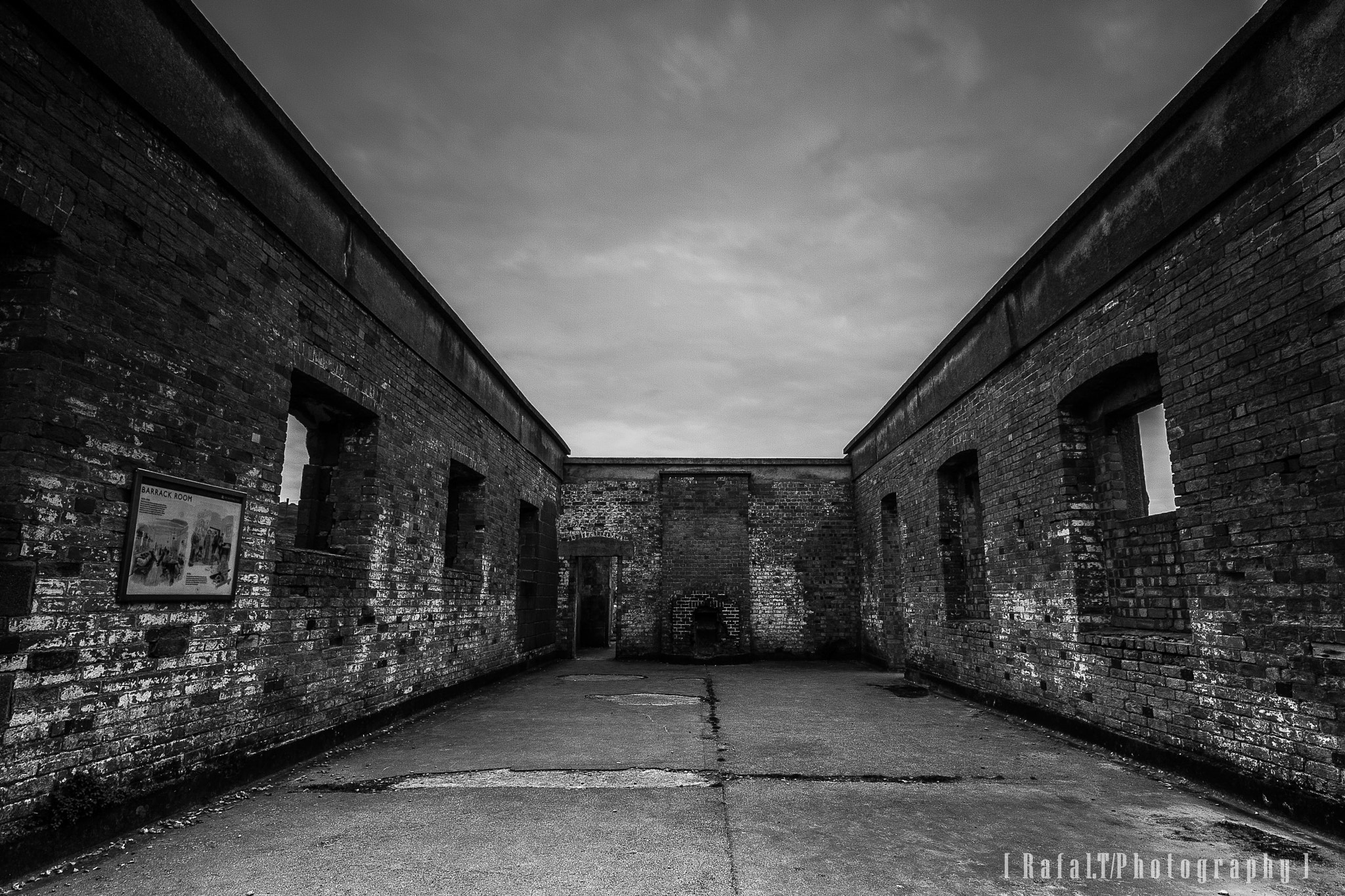 Canon EOS 1000D (EOS Digital Rebel XS / EOS Kiss F) + Sigma 10-20mm F4-5.6 EX DC HSM sample photo. Brean, fort defense photography
