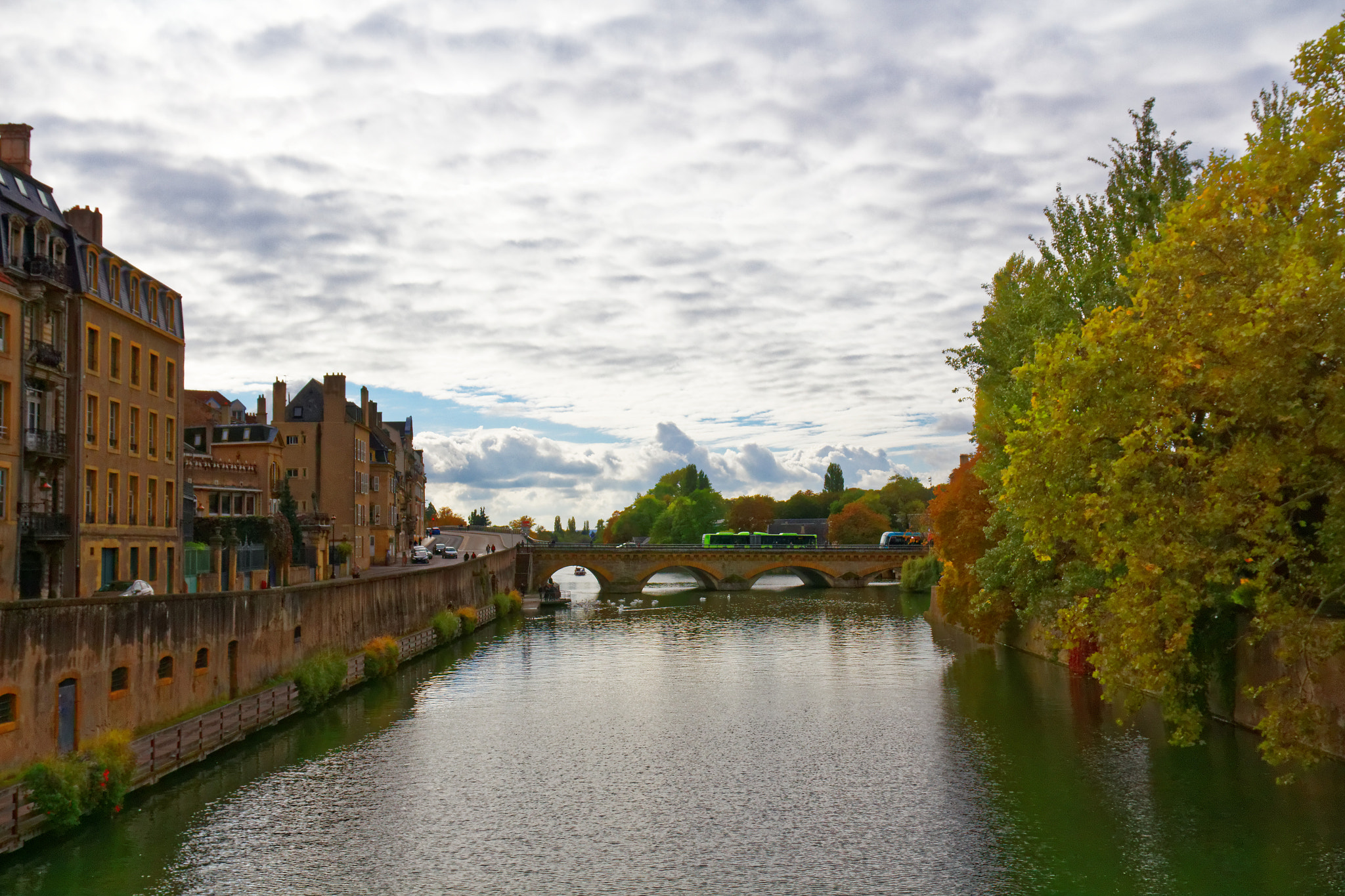 Sigma 17-70mm F2.8-4 DC Macro OS HSM sample photo. Metz, vue sur le moyen pont photography
