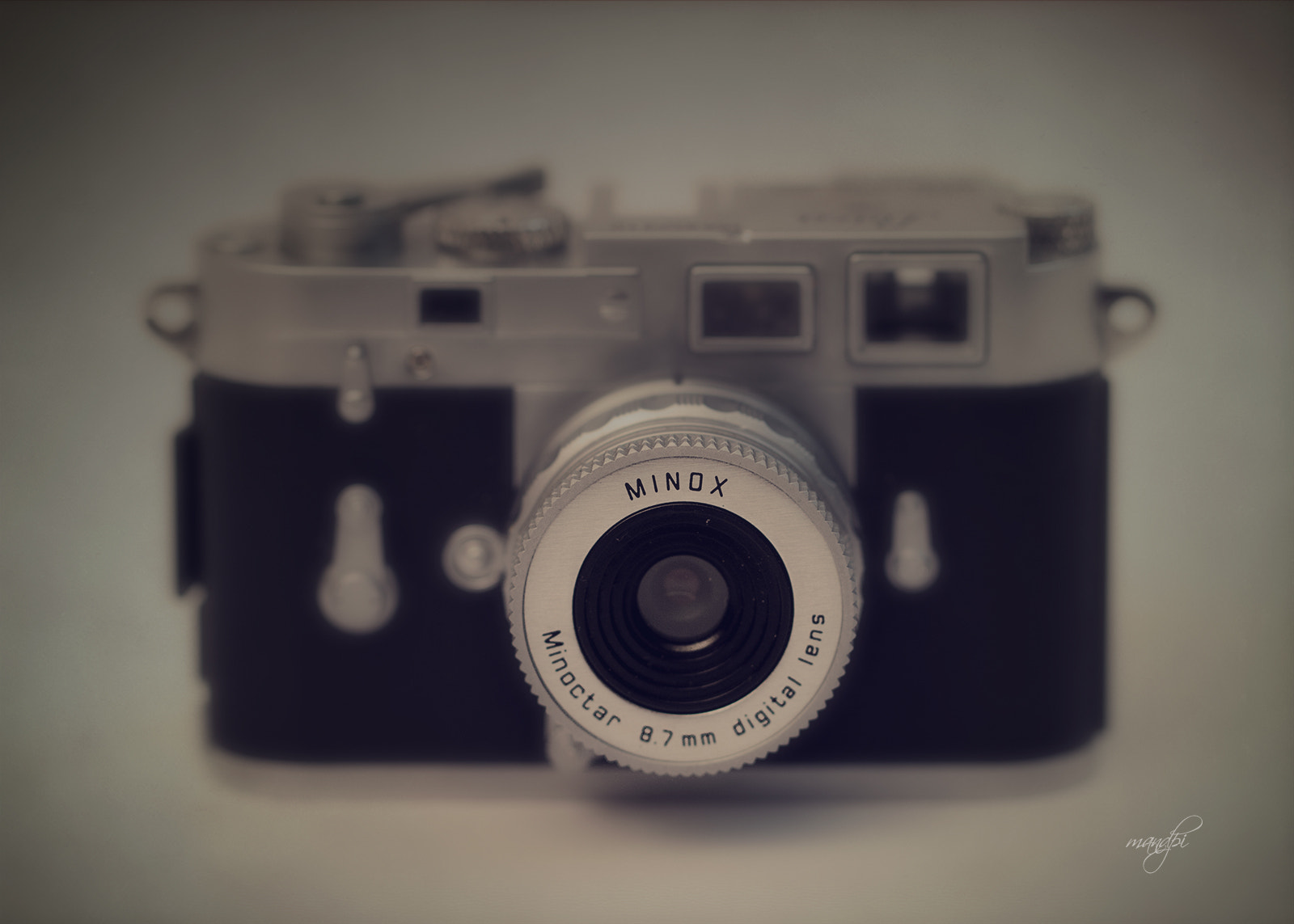 Canon EF 100mm F2.8L Macro IS USM sample photo. Minox photography