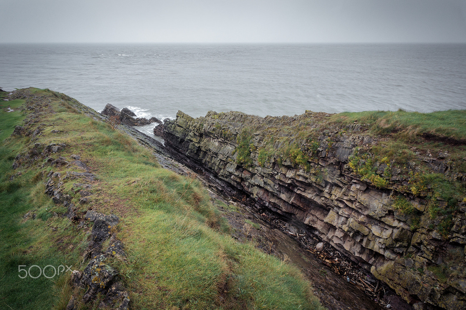 Sony Alpha NEX-5 + Sony E 16mm F2.8 sample photo. Bleak rocks photography