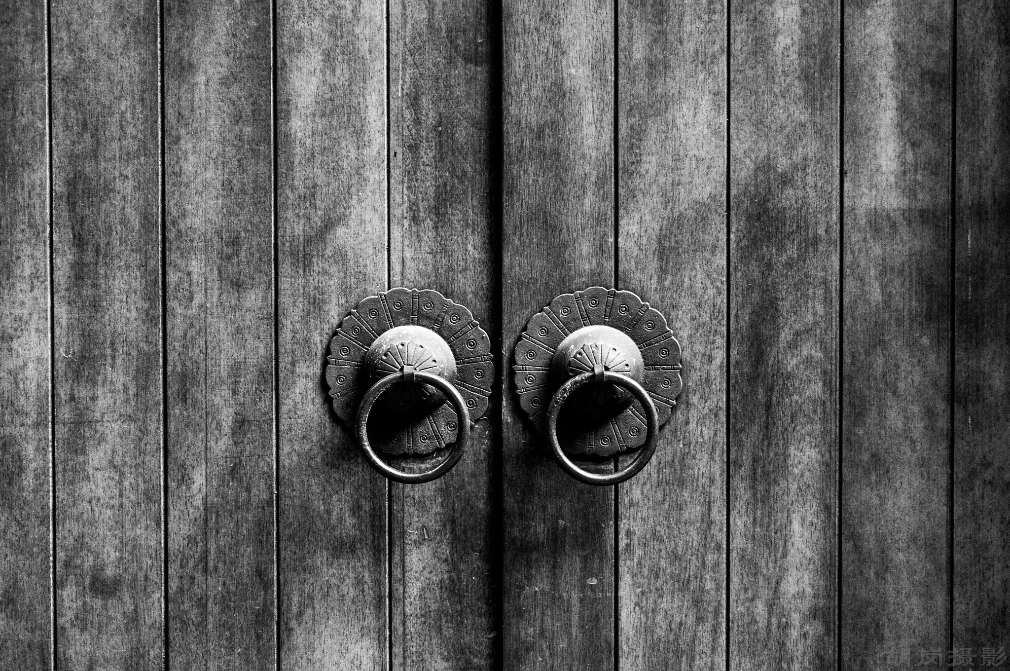 Nikon D300S sample photo. Door photography