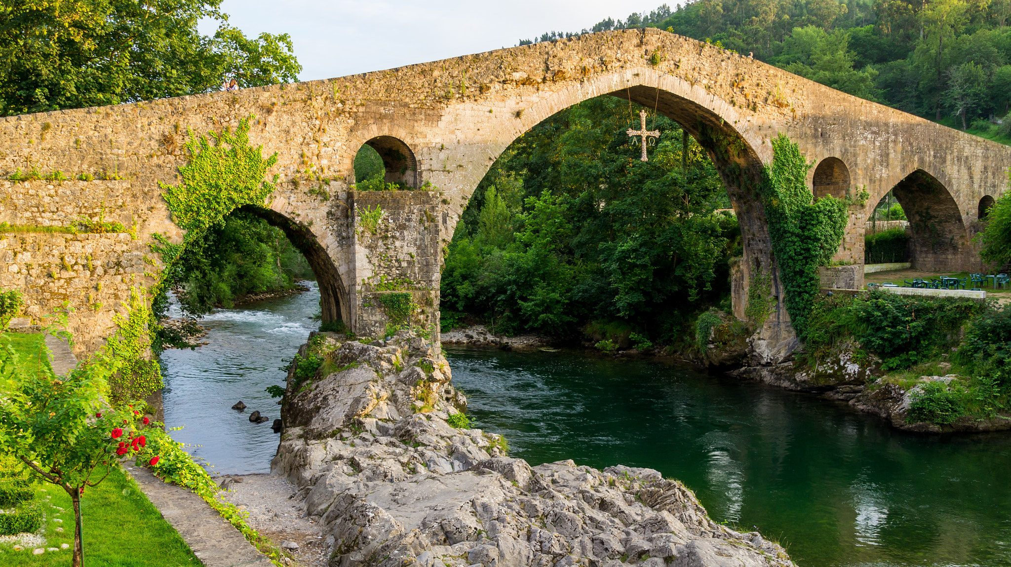 Sony SLT-A33 sample photo. Puente romano,  cangas de onis  photography